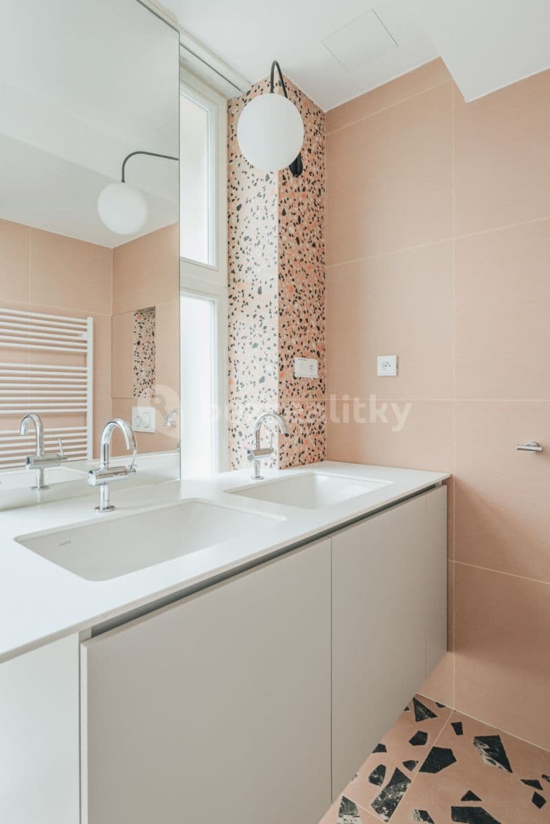 Prenájom bytu 3-izbový 82 m², V Chaloupkách, Praha, Praha Prenájom bytu 3-izbový 82 m², V Chaloupkách, Praha, Praha