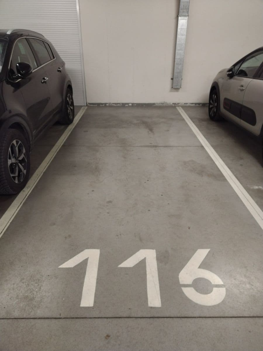 Prenájom garáže 17 m², Praha, Praha Prenájom garáže 17 m², Praha, Praha