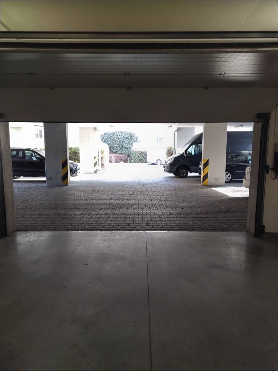 Prenájom garáže 17 m², Praha, Praha Prenájom garáže 17 m², Praha, Praha