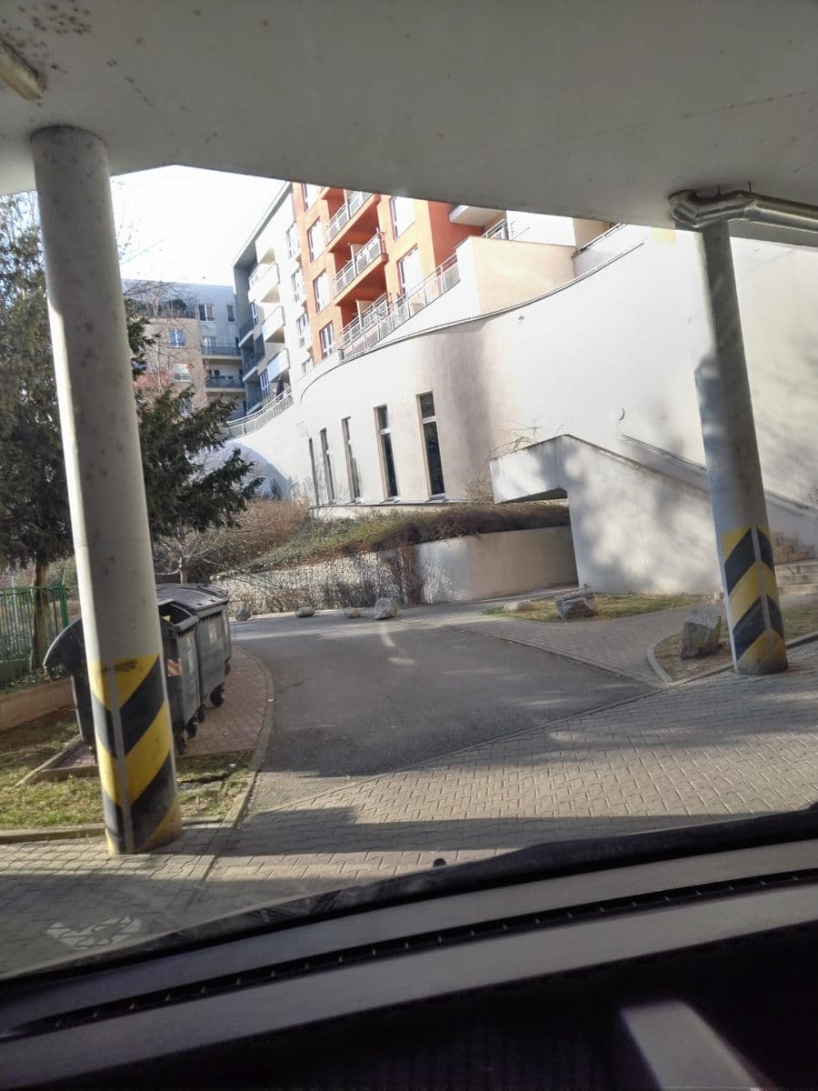 Prenájom garáže 17 m², Praha, Praha Prenájom garáže 17 m², Praha, Praha