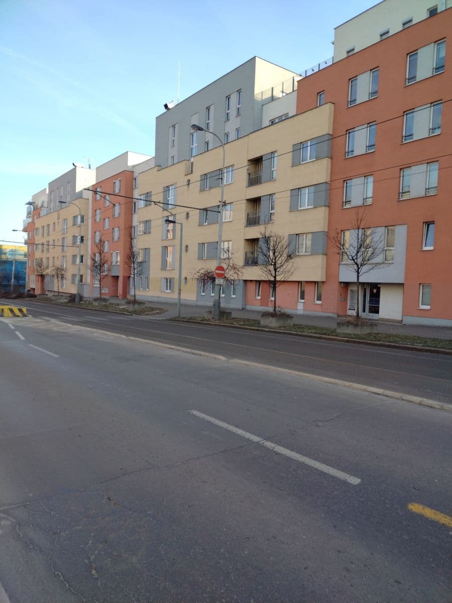 Prenájom garáže 17 m², Praha, Praha Prenájom garáže 17 m², Praha, Praha