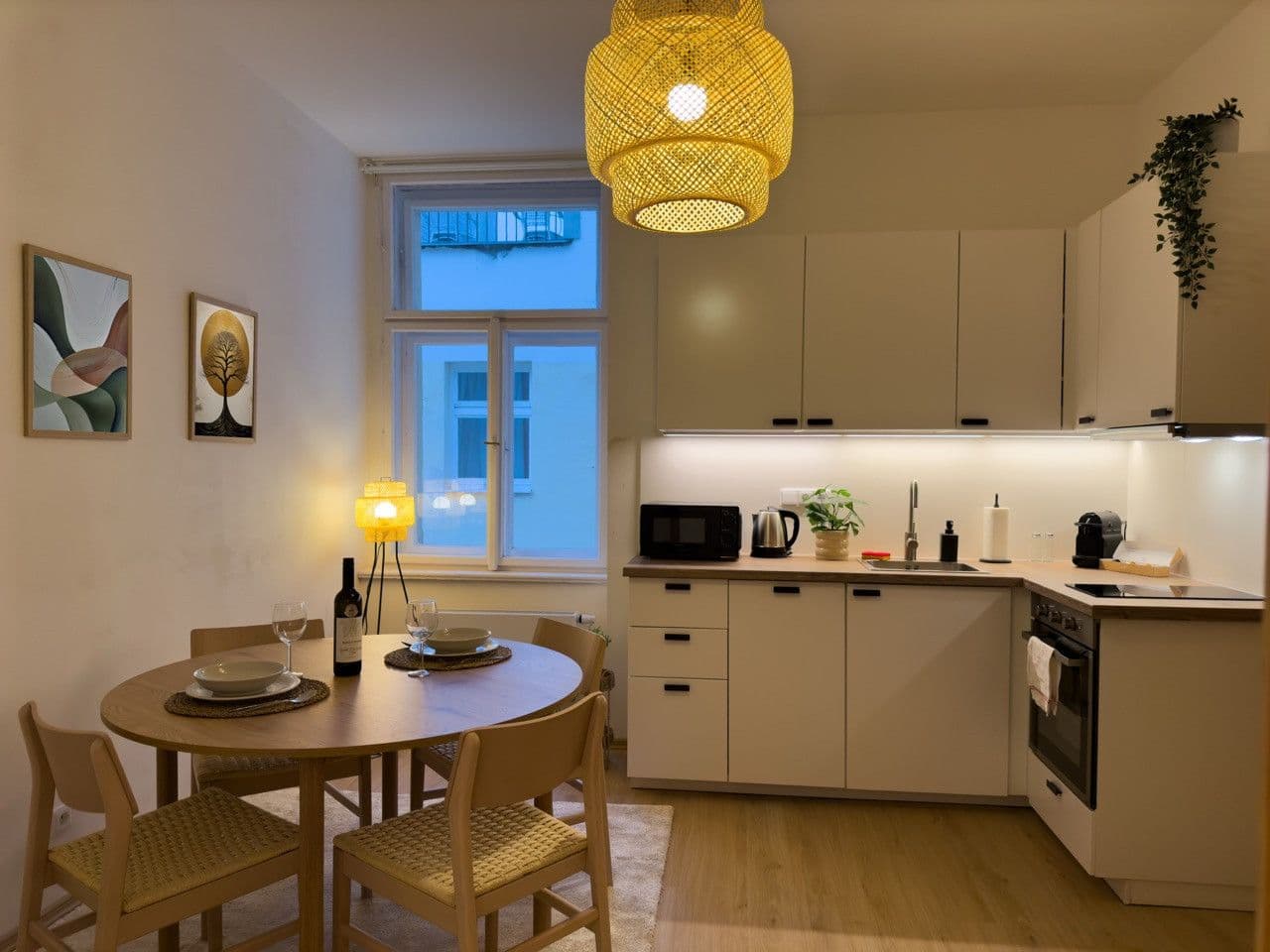 Prenájom bytu 100 m², Londýnská, Praha, Praha Prenájom bytu 100 m², Londýnská, Praha, Praha