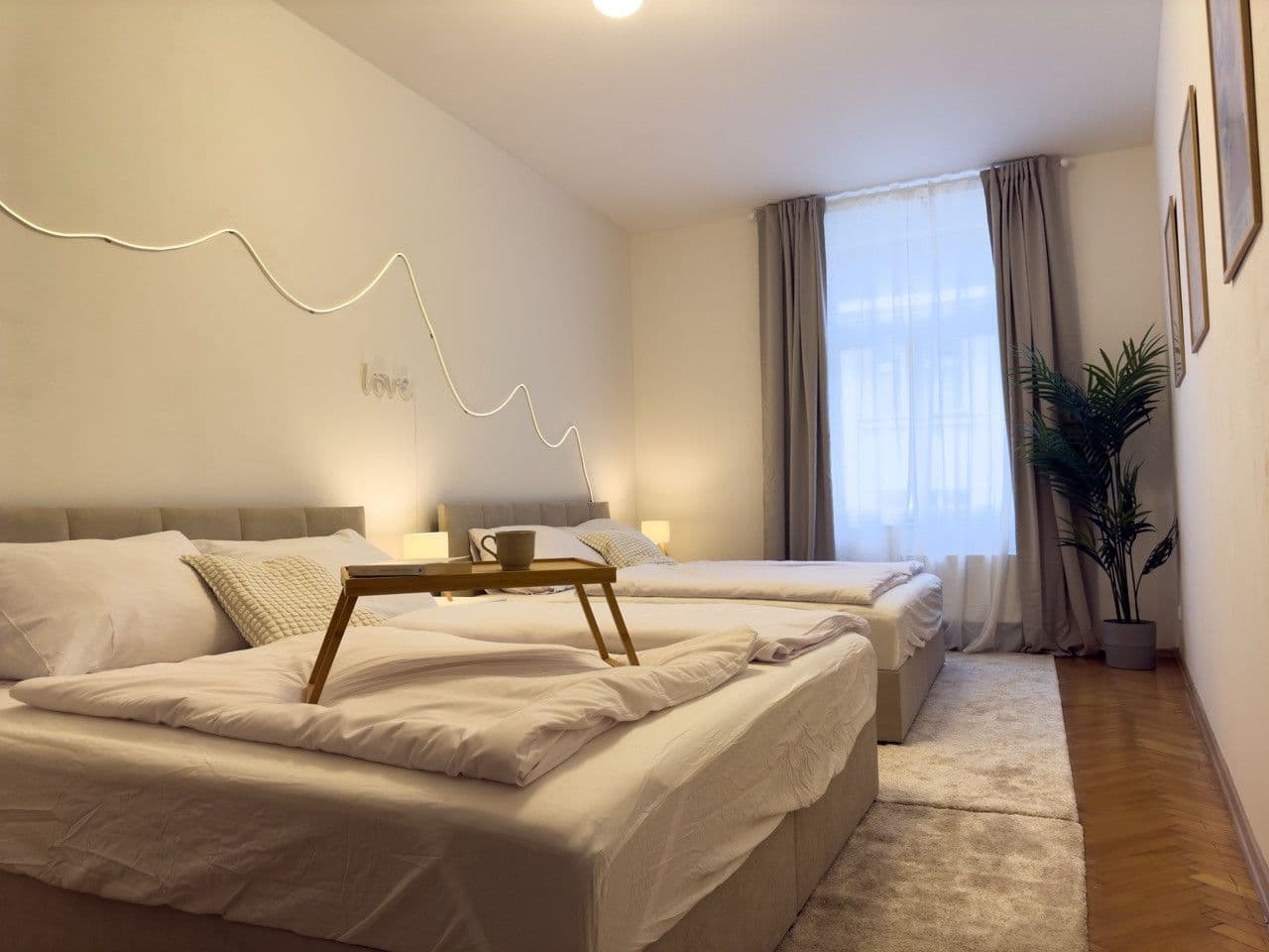 Prenájom bytu 100 m², Londýnská, Praha, Praha Prenájom bytu 100 m², Londýnská, Praha, Praha
