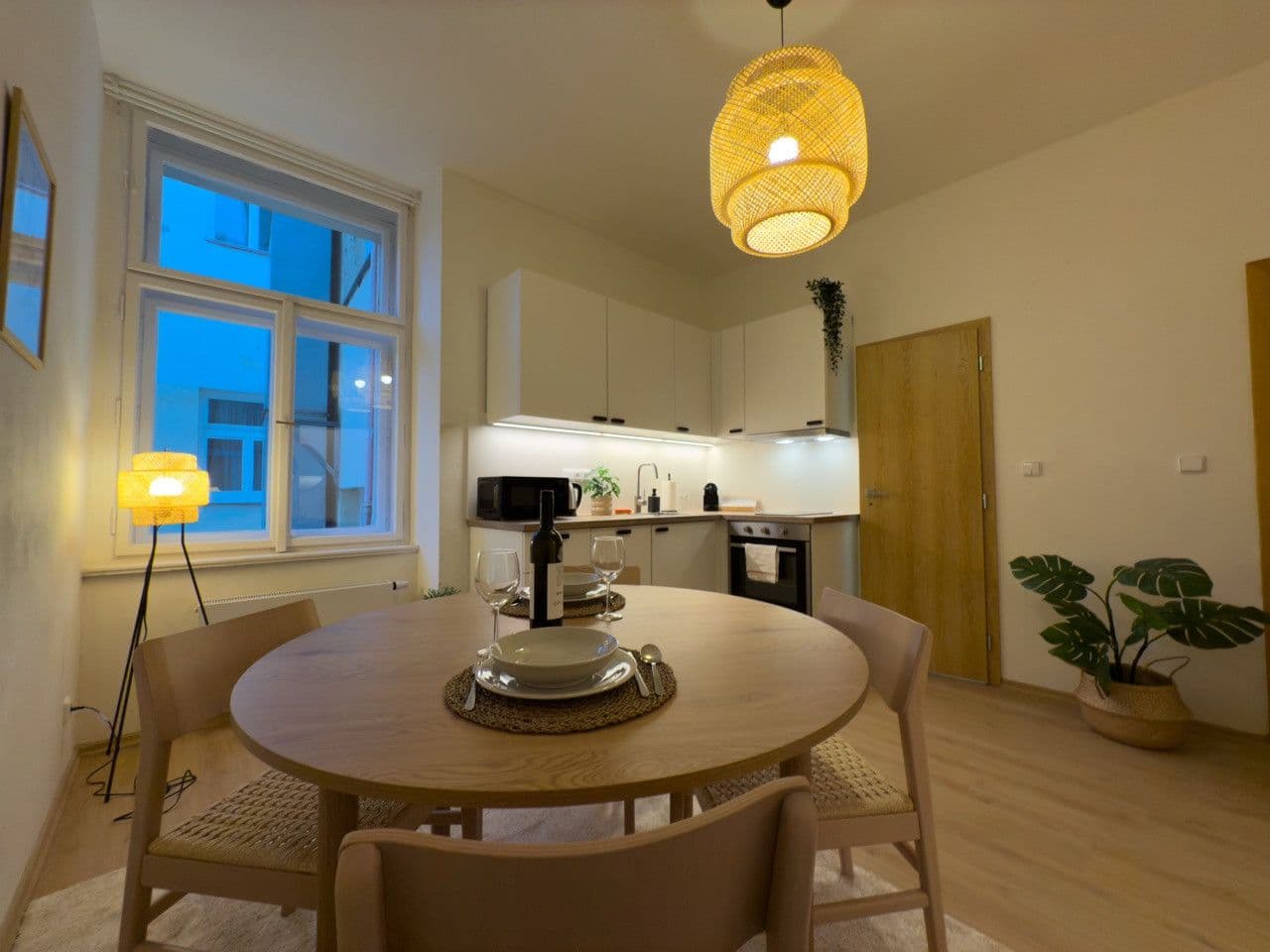 Prenájom bytu 100 m², Londýnská, Praha, Praha Prenájom bytu 100 m², Londýnská, Praha, Praha