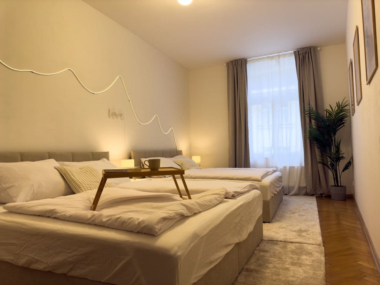 Prenájom bytu 100 m², Londýnská, Praha, Praha Prenájom bytu 100 m², Londýnská, Praha, Praha