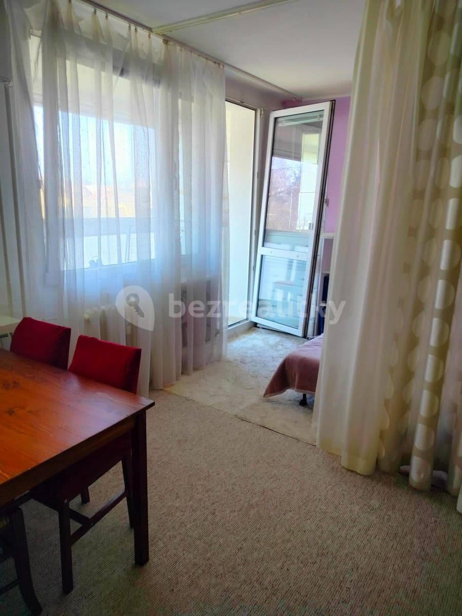 Prenájom bytu 1-izbový 43 m², Lacinova, Kladno, Středočeský kraj Prenájom bytu 1-izbový 43 m², Lacinova, Kladno, Středočeský kraj
