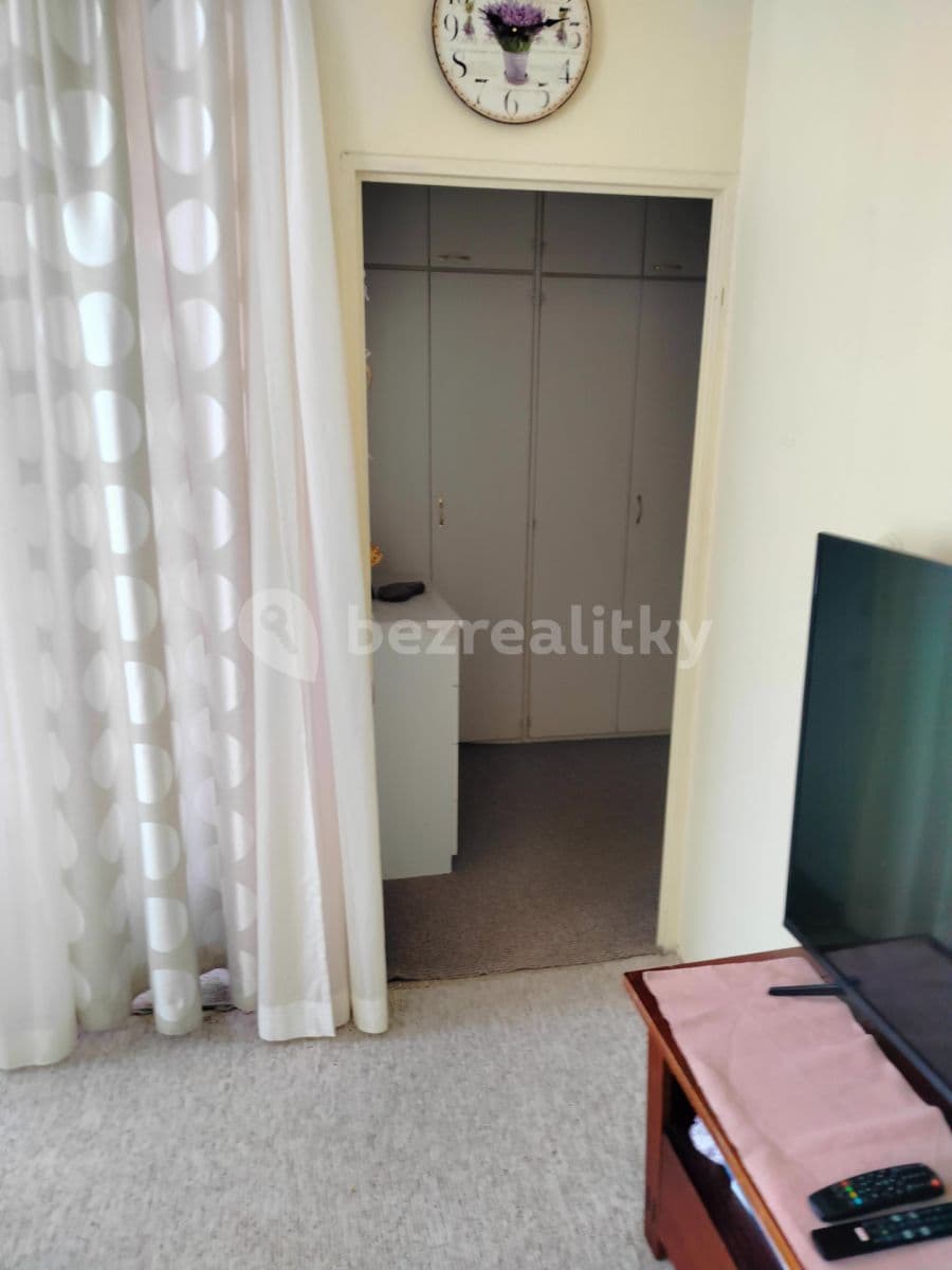 Prenájom bytu 1-izbový 43 m², Lacinova, Kladno, Středočeský kraj Prenájom bytu 1-izbový 43 m², Lacinova, Kladno, Středočeský kraj