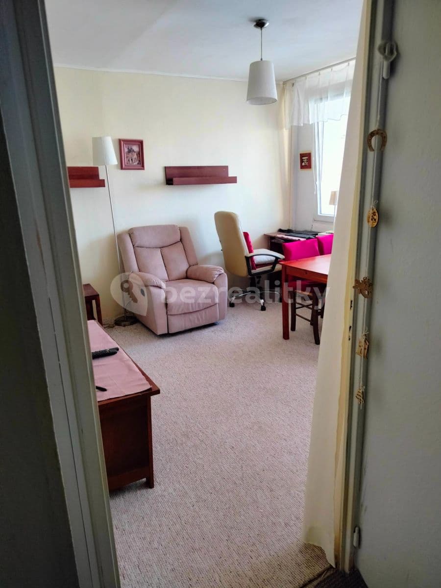 Prenájom bytu 1-izbový 43 m², Lacinova, Kladno, Středočeský kraj Prenájom bytu 1-izbový 43 m², Lacinova, Kladno, Středočeský kraj
