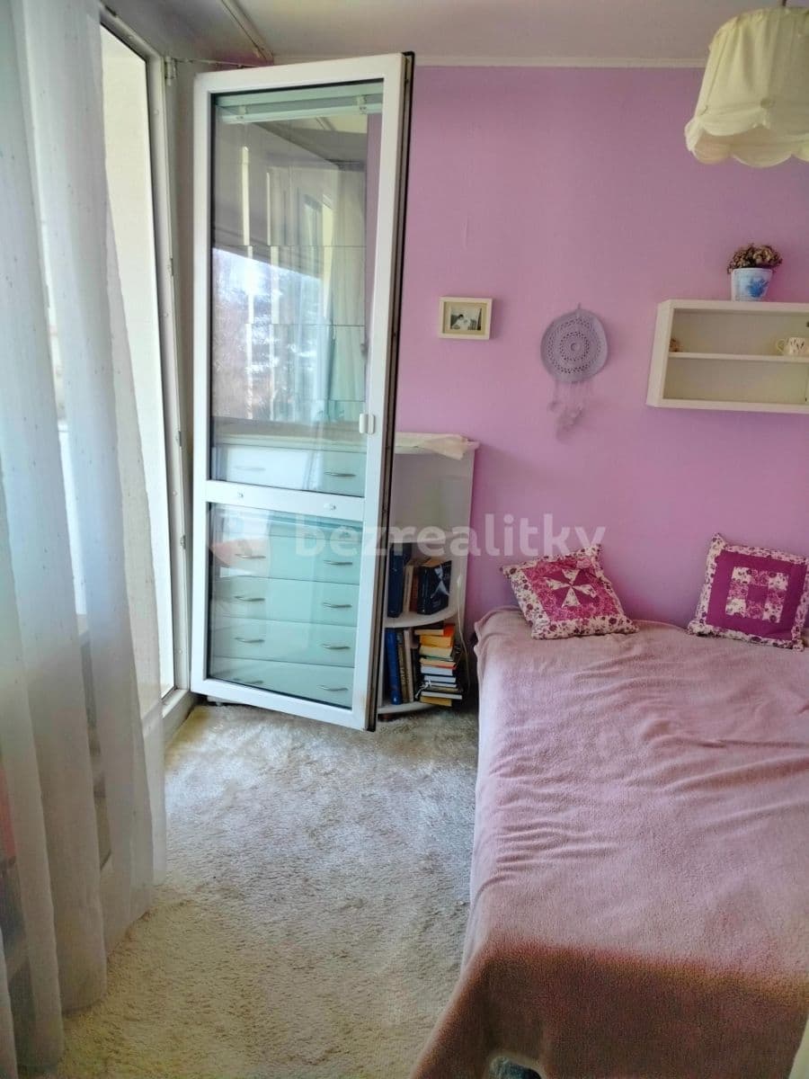 Prenájom bytu 1-izbový 43 m², Lacinova, Kladno, Středočeský kraj Prenájom bytu 1-izbový 43 m², Lacinova, Kladno, Středočeský kraj