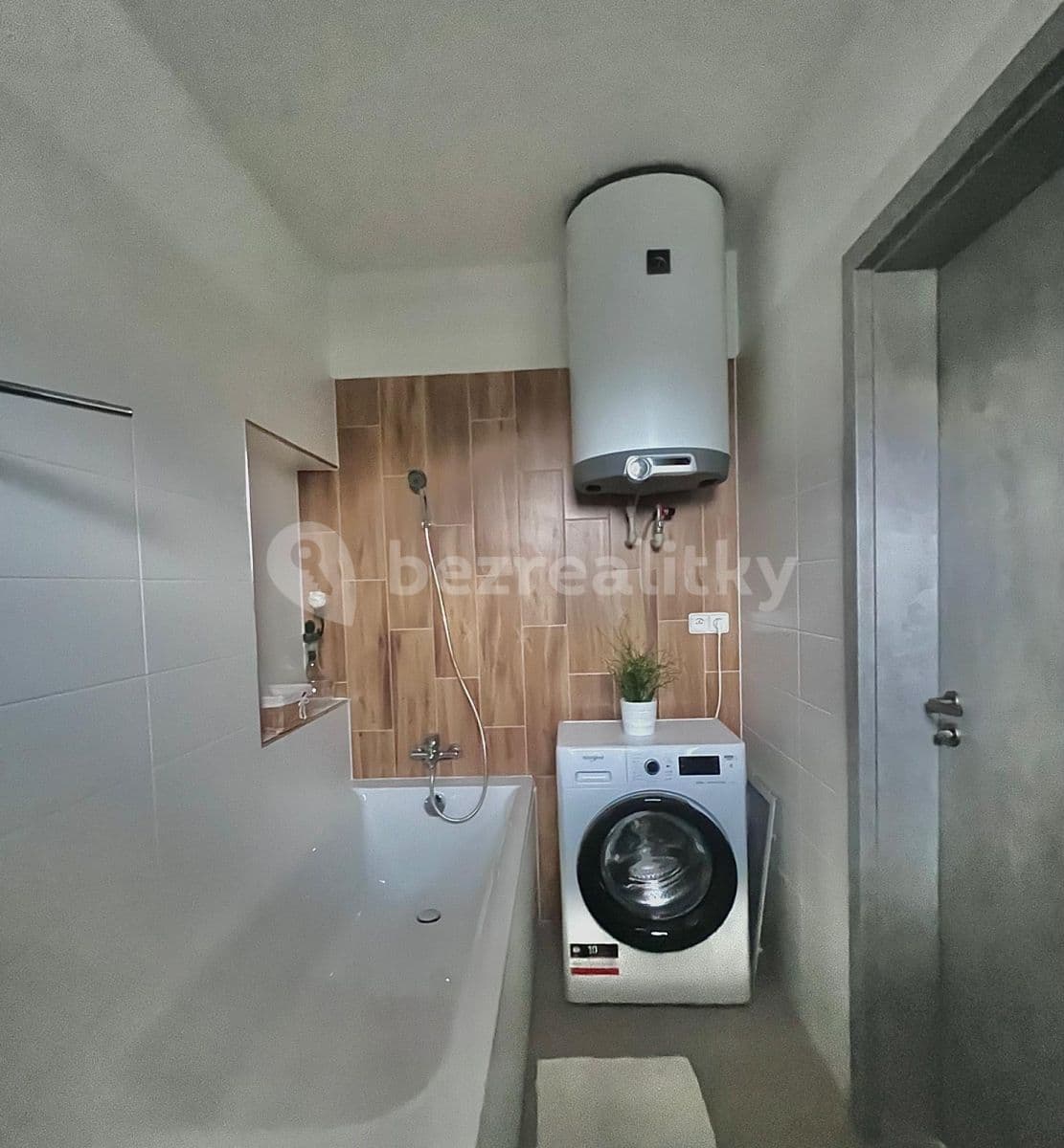 Prenájom bytu 1-izbový 32 m², Tuchoměřice, Středočeský kraj Prenájom bytu 1-izbový 32 m², Tuchoměřice, Středočeský kraj