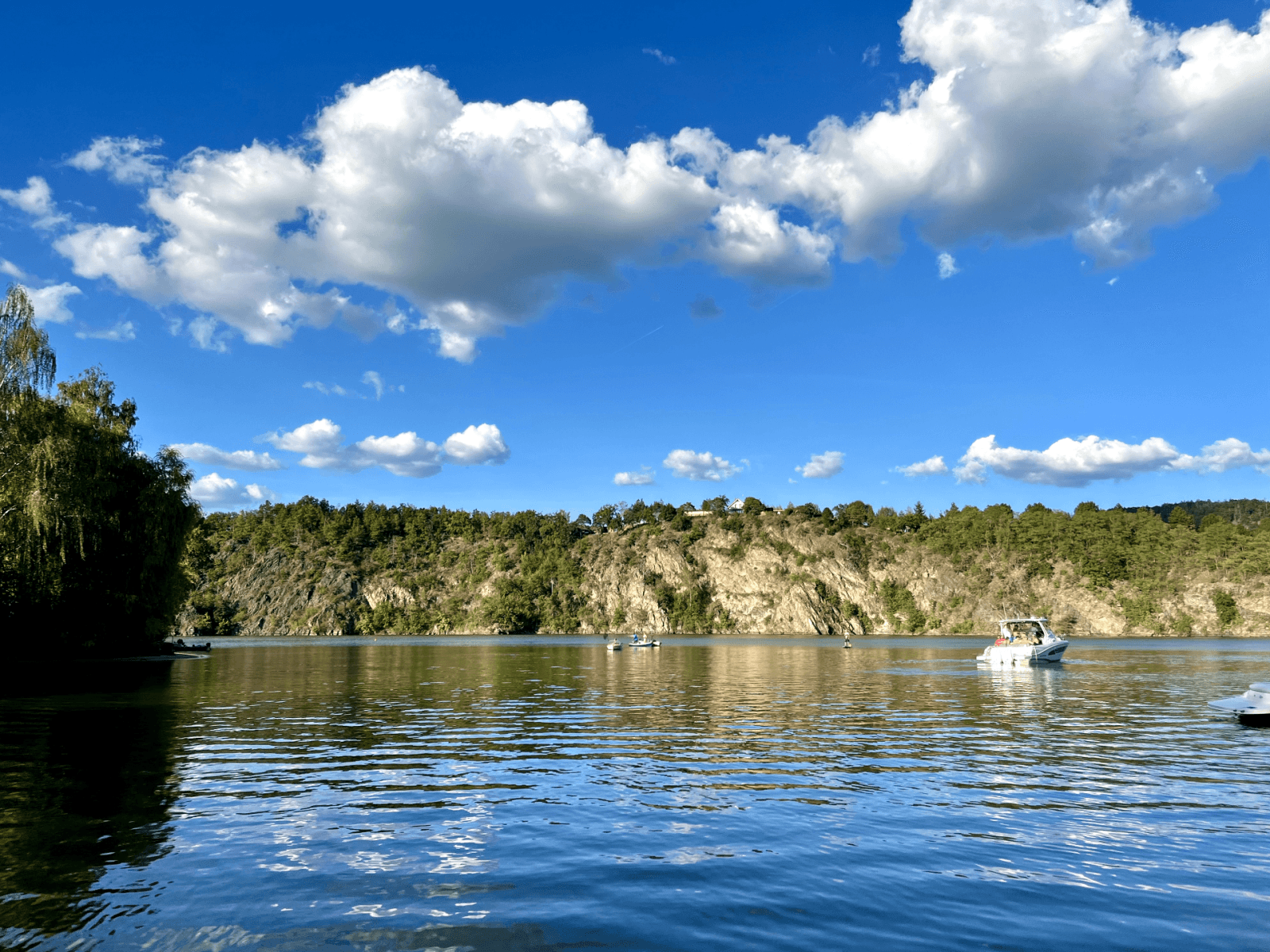 Predaj rekreačného objektu 112 m², pozemek 829 m², Nalžovice, Středočeský kraj Predaj rekreačného objektu 112 m², pozemek 829 m², Nalžovice, Středočeský kraj