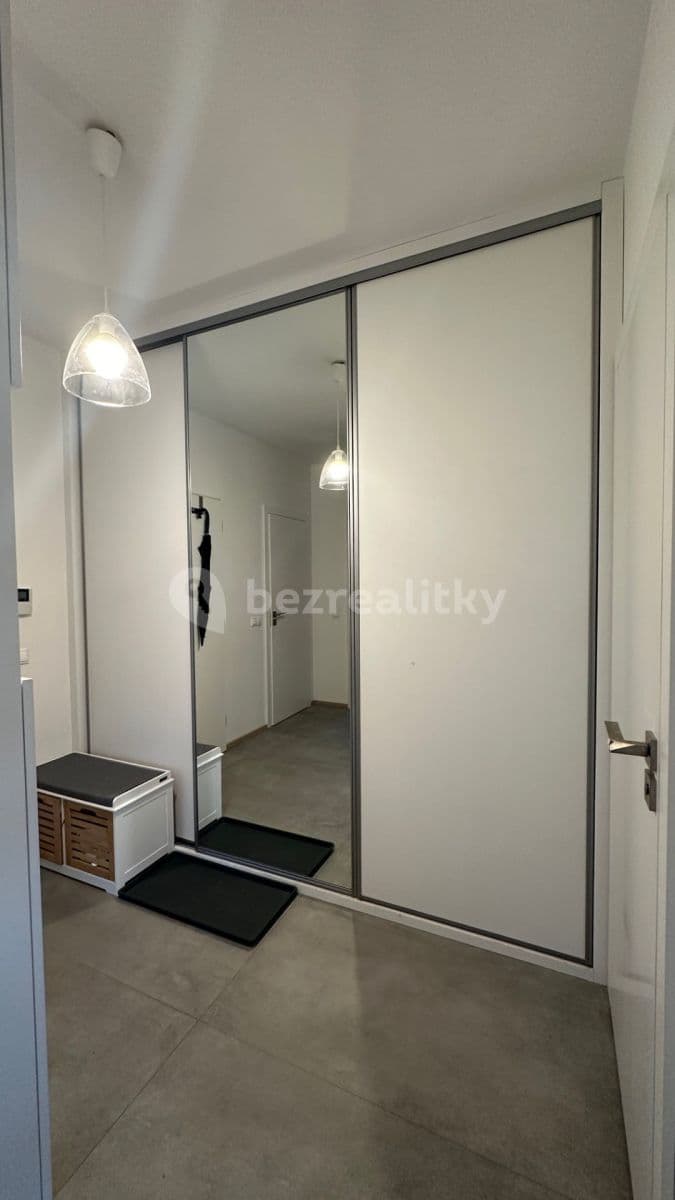Prenájom bytu 2-izbový 57 m², Pickova, Praha, Praha Prenájom bytu 2-izbový 57 m², Pickova, Praha, Praha