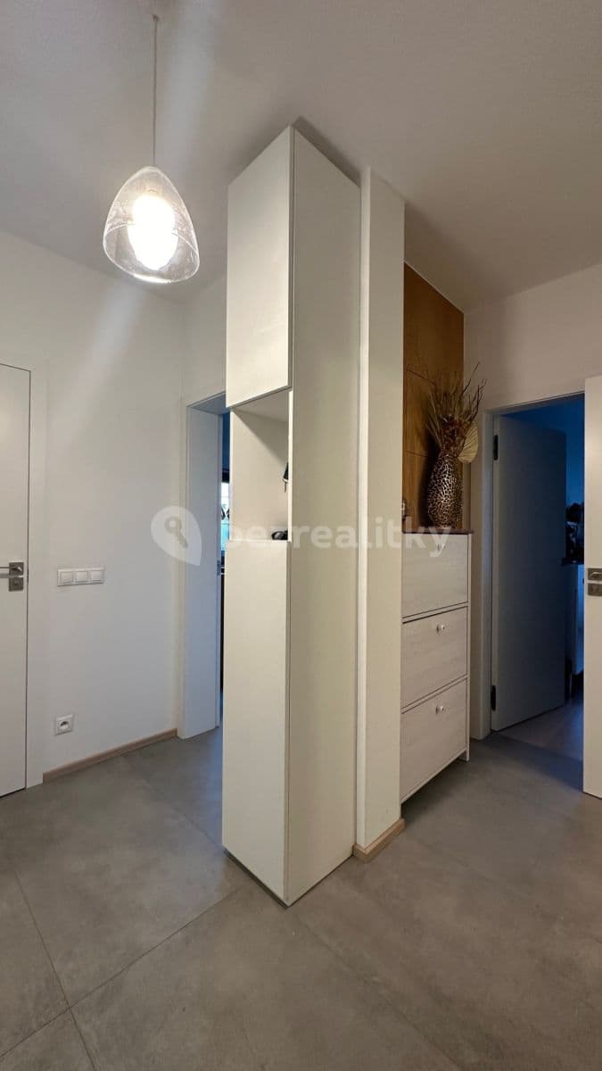Prenájom bytu 2-izbový 57 m², Pickova, Praha, Praha Prenájom bytu 2-izbový 57 m², Pickova, Praha, Praha