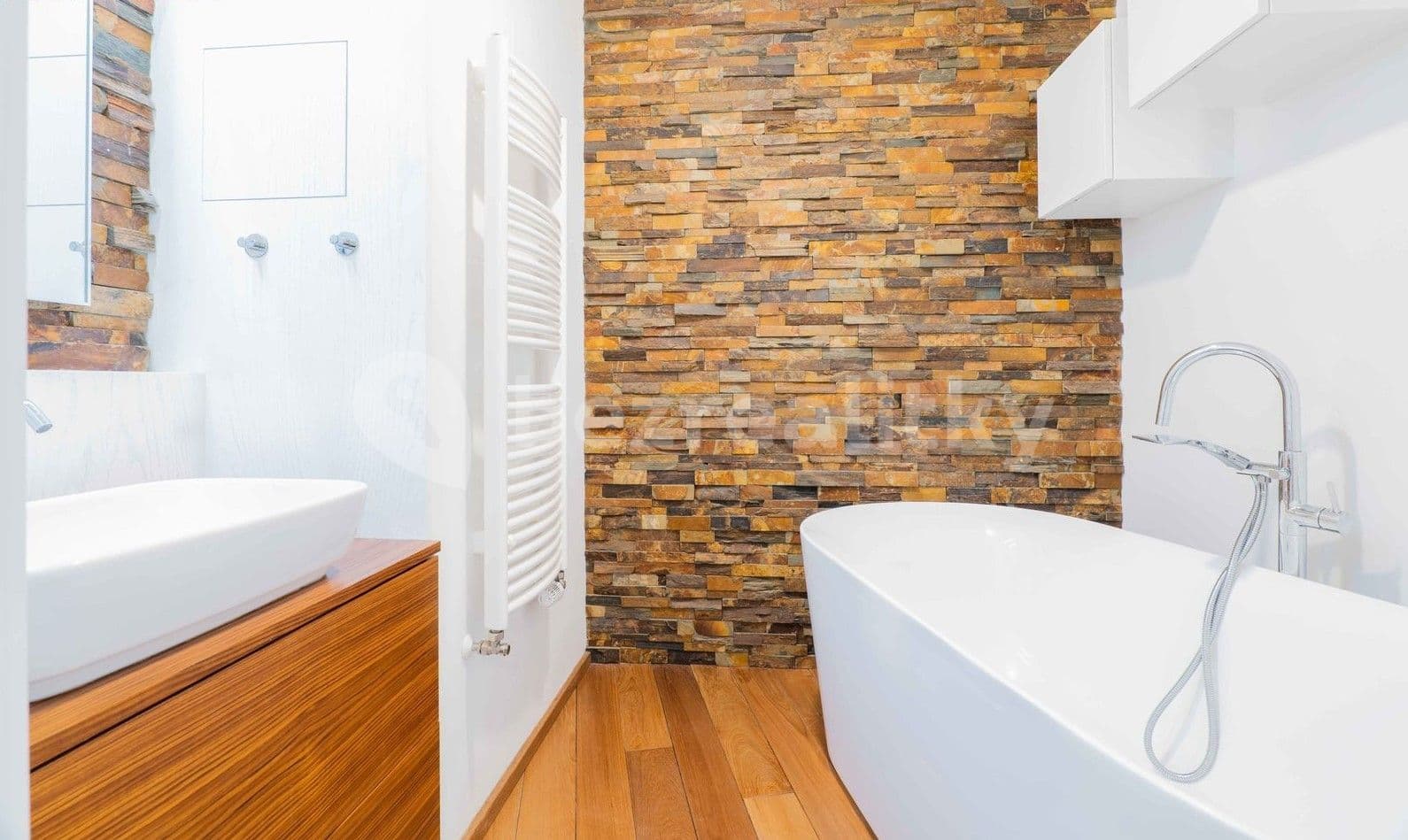 Prenájom bytu 2-izbový 57 m², Pickova, Praha, Praha Prenájom bytu 2-izbový 57 m², Pickova, Praha, Praha