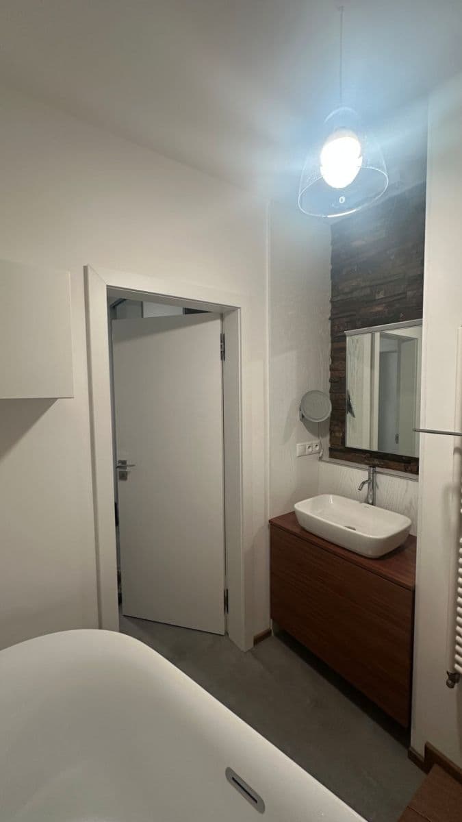 Prenájom bytu 2-izbový 57 m², Pickova, Praha, Praha Prenájom bytu 2-izbový 57 m², Pickova, Praha, Praha