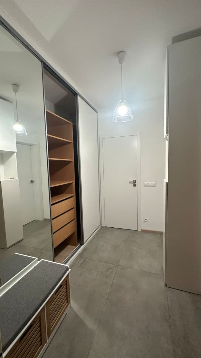 Prenájom bytu 2-izbový 57 m², Pickova, Praha, Praha Prenájom bytu 2-izbový 57 m², Pickova, Praha, Praha