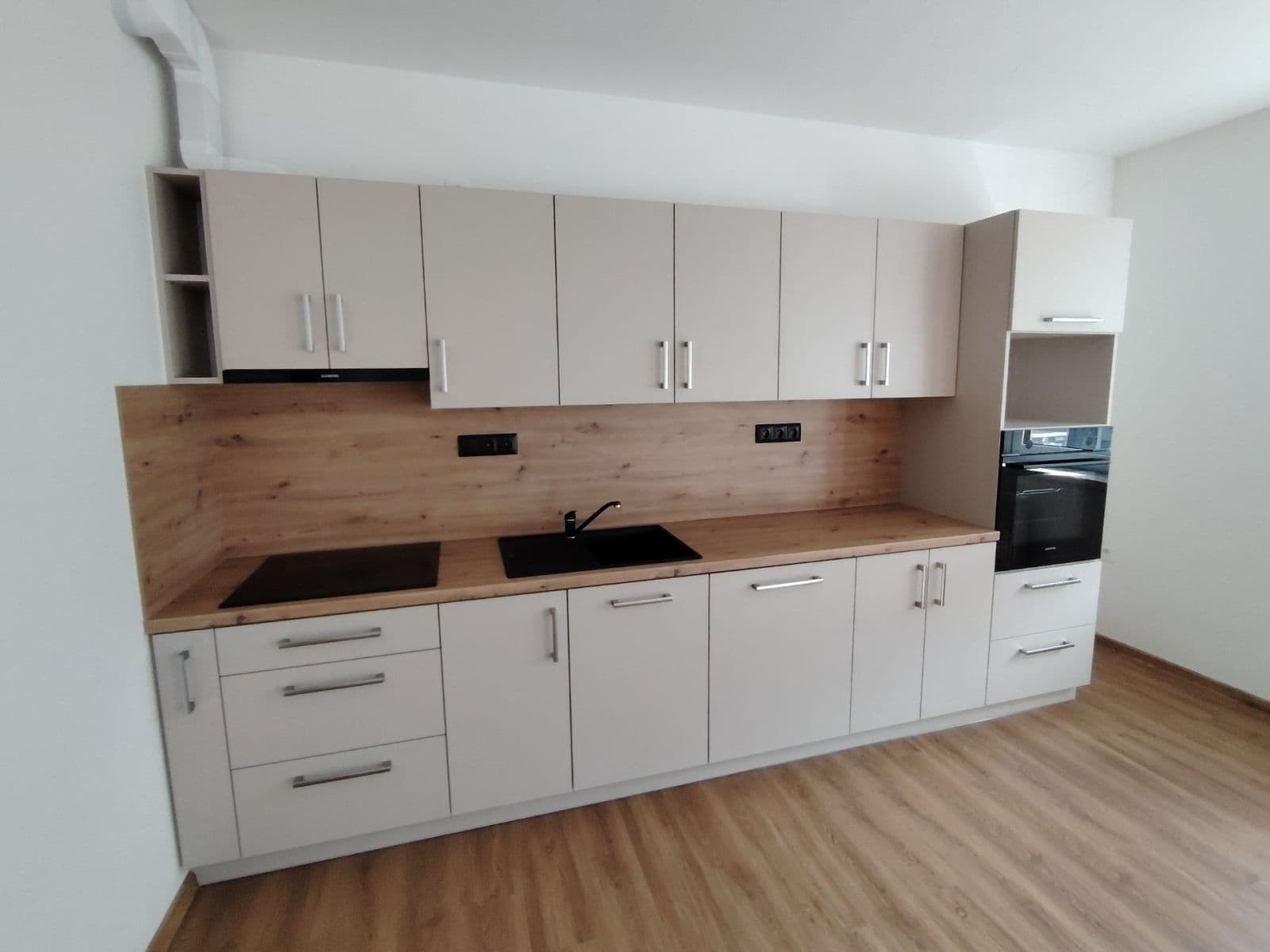 Prenájom bytu 2-izbový 62 m², Moravské Budějovice, Kraj Vysočina Prenájom bytu 2-izbový 62 m², Moravské Budějovice, Kraj Vysočina