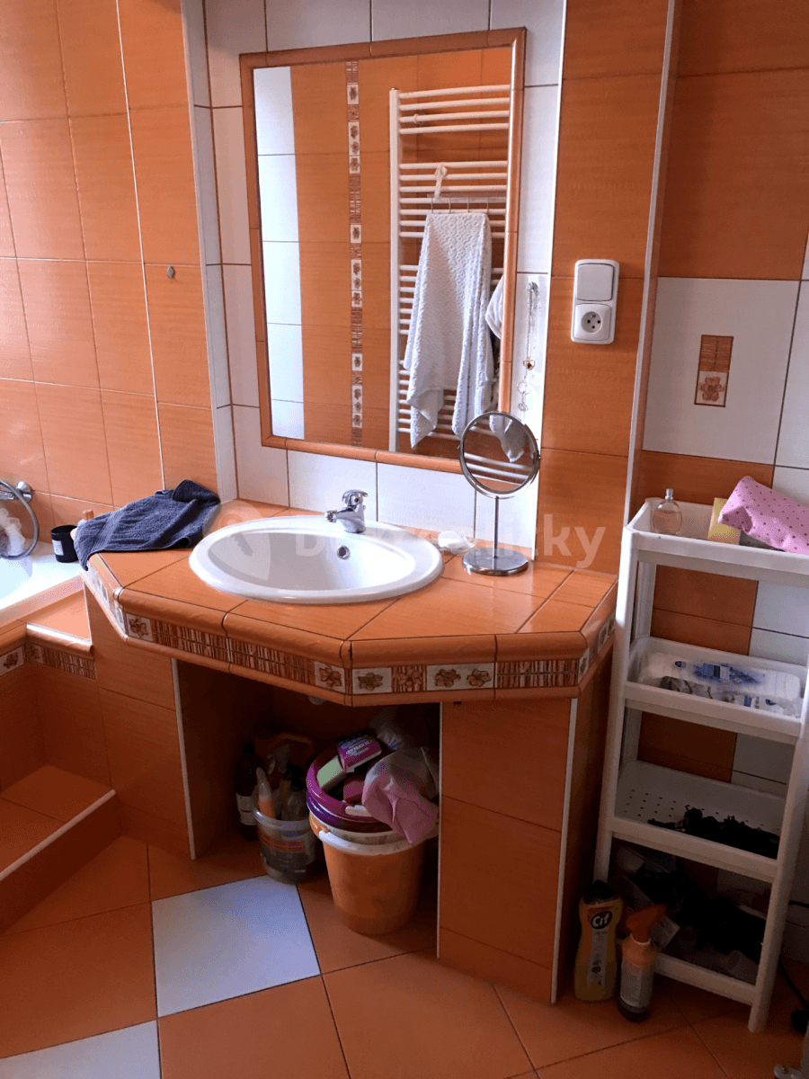 Prenájom bytu 3-izbový 78 m², Huzová, Olomoucký kraj Prenájom bytu 3-izbový 78 m², Huzová, Olomoucký kraj