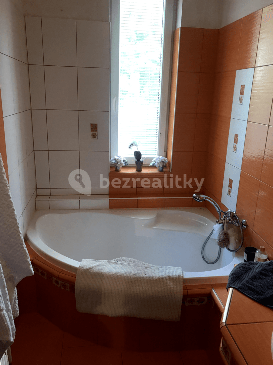 Prenájom bytu 3-izbový 78 m², Huzová, Olomoucký kraj Prenájom bytu 3-izbový 78 m², Huzová, Olomoucký kraj