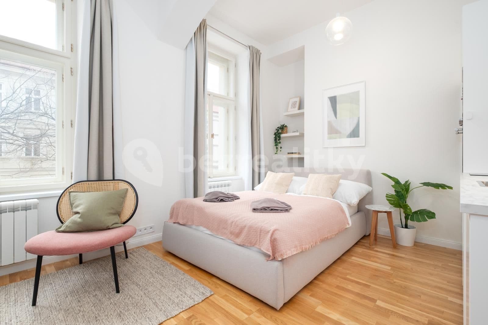 Prenájom bytu 1-izbový 30 m², Vítkova, Praha, Praha Prenájom bytu 1-izbový 30 m², Vítkova, Praha, Praha