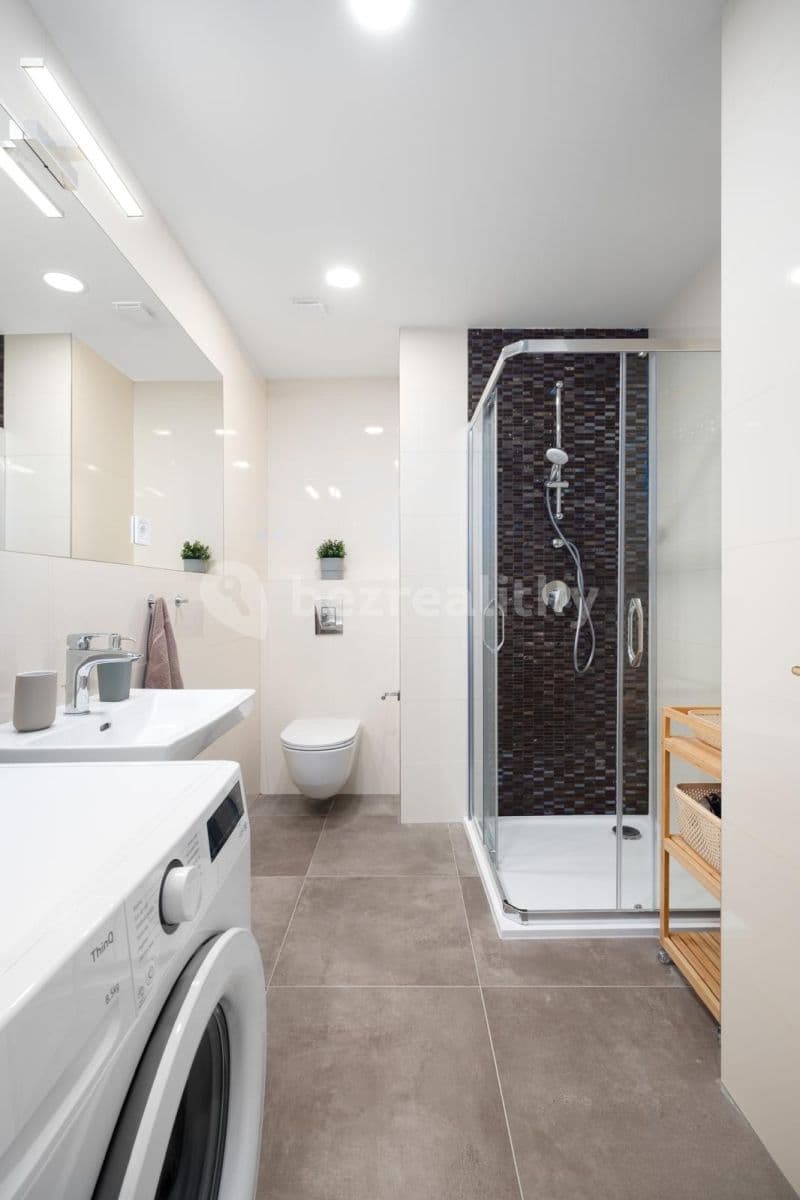 Prenájom bytu 1-izbový 30 m², Vítkova, Praha, Praha Prenájom bytu 1-izbový 30 m², Vítkova, Praha, Praha