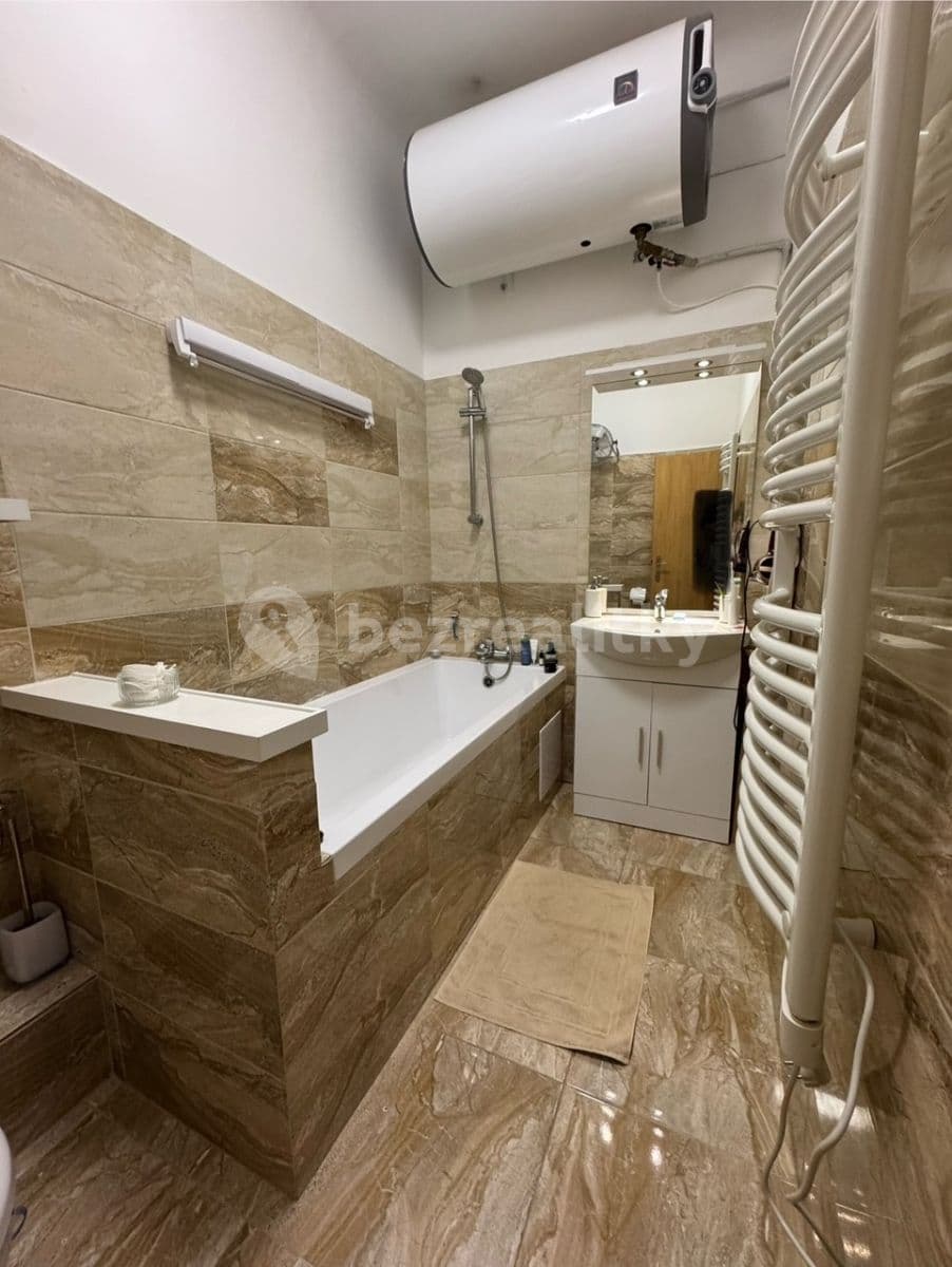 Prenájom bytu 1-izbový 41 m², Pod Kavalírkou, Praha, Praha Prenájom bytu 1-izbový 41 m², Pod Kavalírkou, Praha, Praha