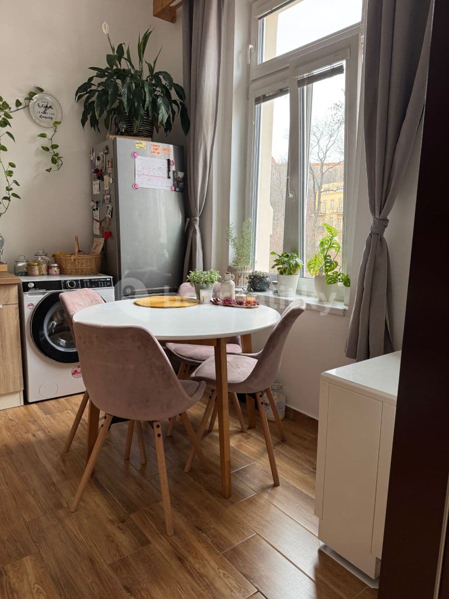 Prenájom bytu 1-izbový 41 m², Pod Kavalírkou, Praha, Praha Prenájom bytu 1-izbový 41 m², Pod Kavalírkou, Praha, Praha