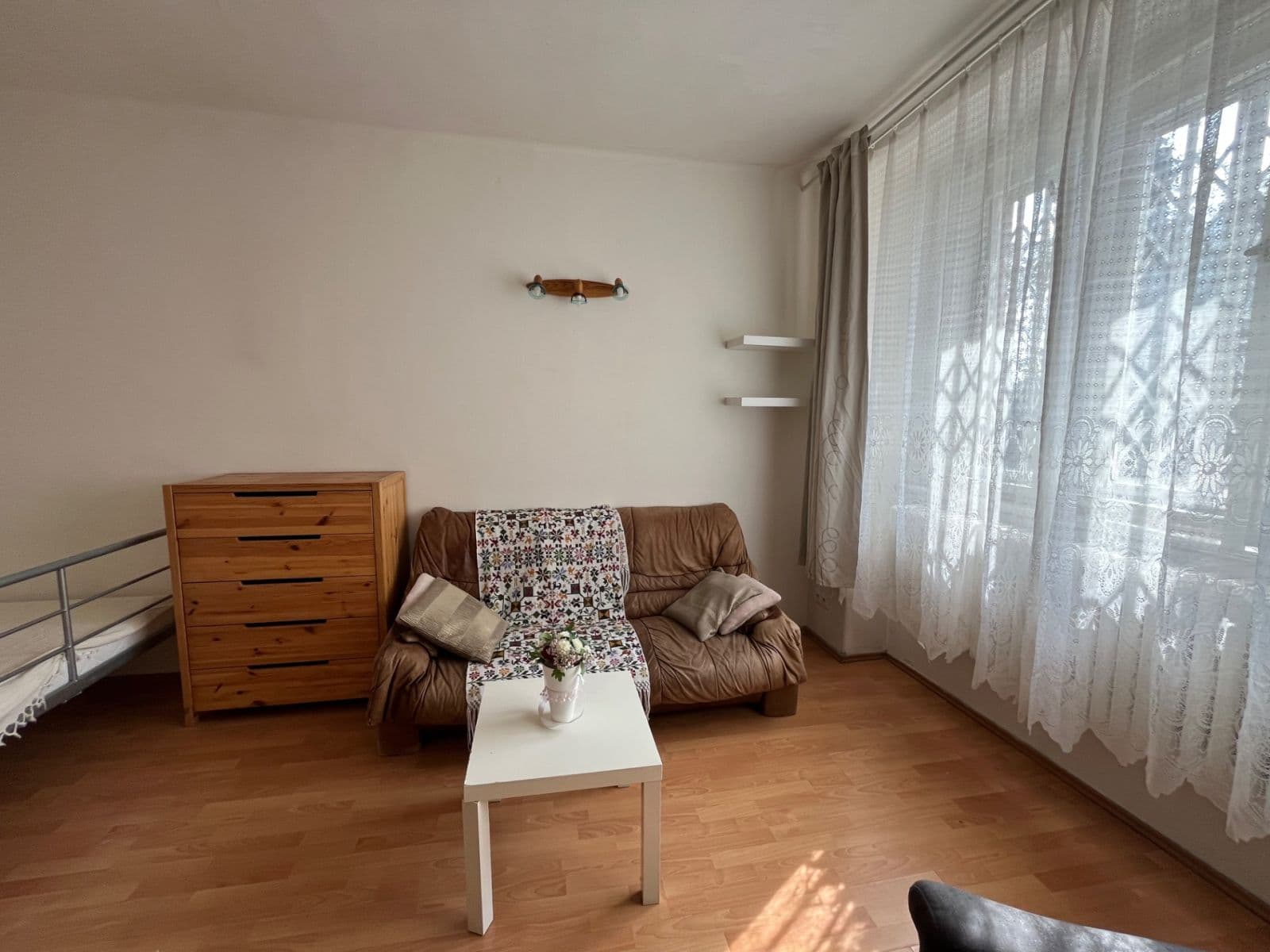 Prenájom bytu 1-izbový 35 m², Kouřimská, Praha, Praha Prenájom bytu 1-izbový 35 m², Kouřimská, Praha, Praha