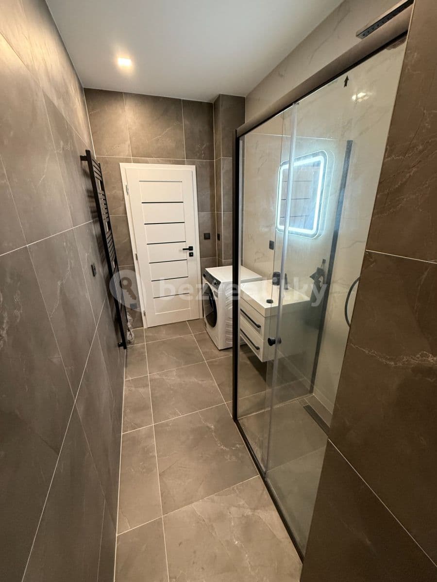 Prenájom bytu 2-izbový 60 m², Lorencova, Zlín, Zlínský kraj Prenájom bytu 2-izbový 60 m², Lorencova, Zlín, Zlínský kraj