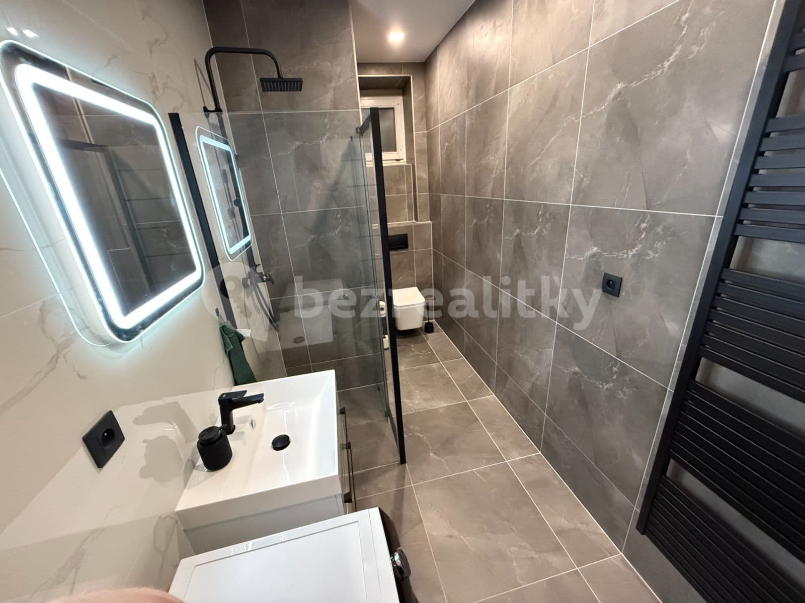 Prenájom bytu 2-izbový 60 m², Lorencova, Zlín, Zlínský kraj Prenájom bytu 2-izbový 60 m², Lorencova, Zlín, Zlínský kraj