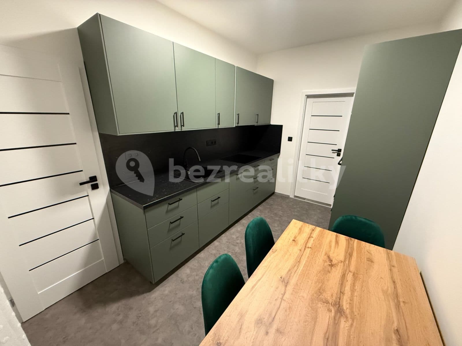 Prenájom bytu 2-izbový 60 m², Lorencova, Zlín, Zlínský kraj Prenájom bytu 2-izbový 60 m², Lorencova, Zlín, Zlínský kraj