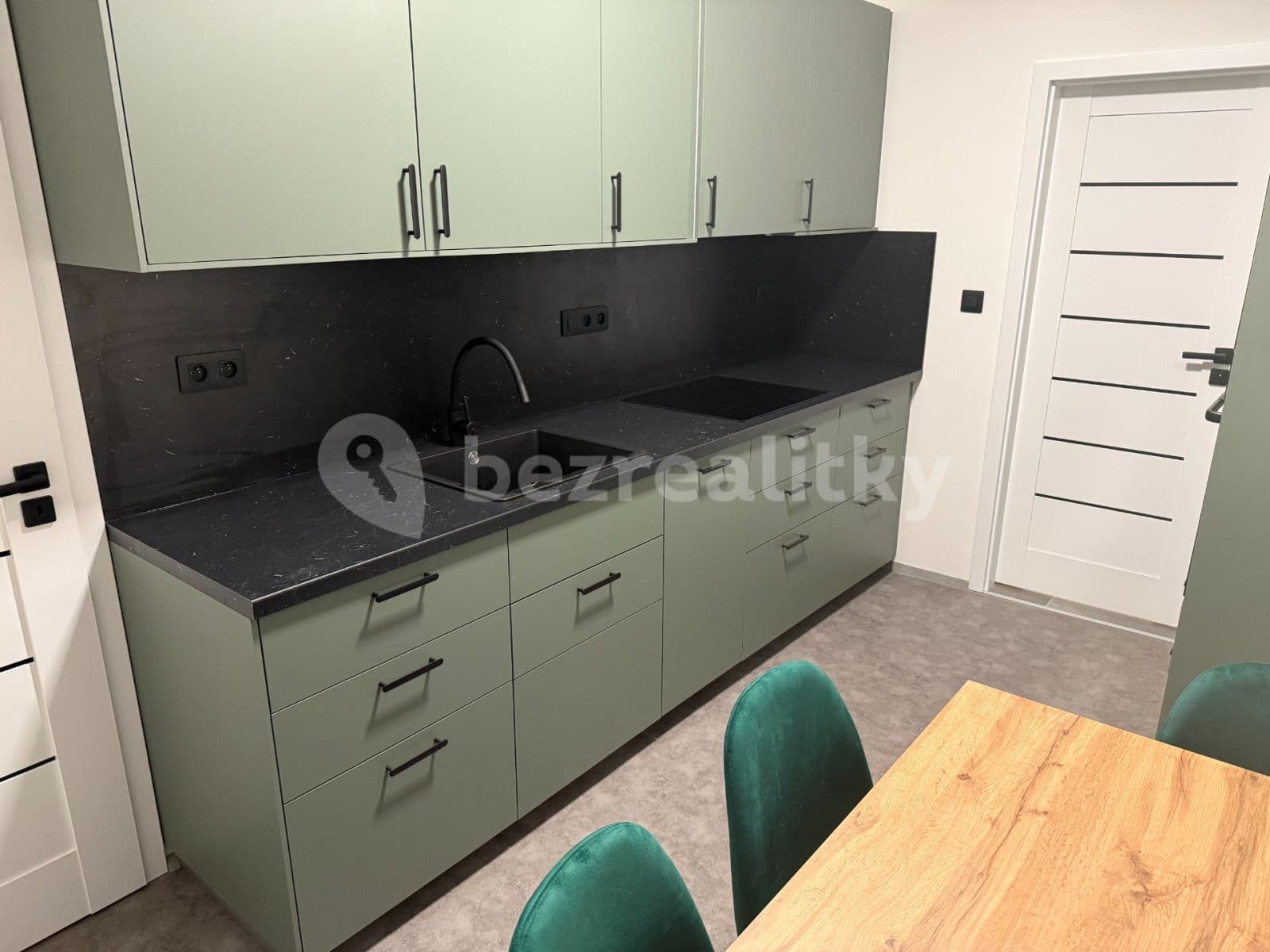Prenájom bytu 2-izbový 60 m², Lorencova, Zlín, Zlínský kraj Prenájom bytu 2-izbový 60 m², Lorencova, Zlín, Zlínský kraj