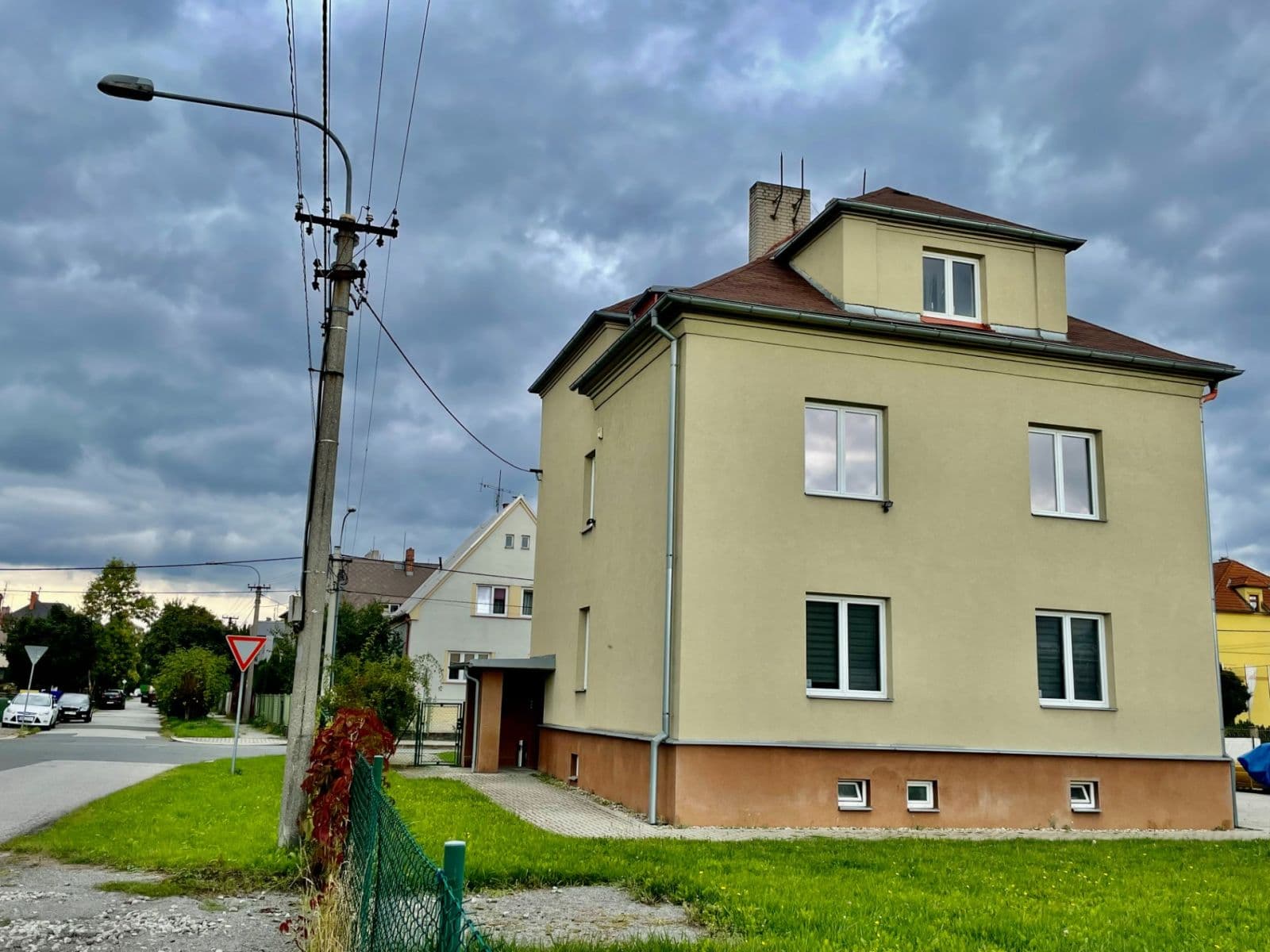 Prenájom bytu 2-izbový 71 m², Rostislavova, Ostrava, Moravskoslezský kraj Prenájom bytu 2-izbový 71 m², Rostislavova, Ostrava, Moravskoslezský kraj