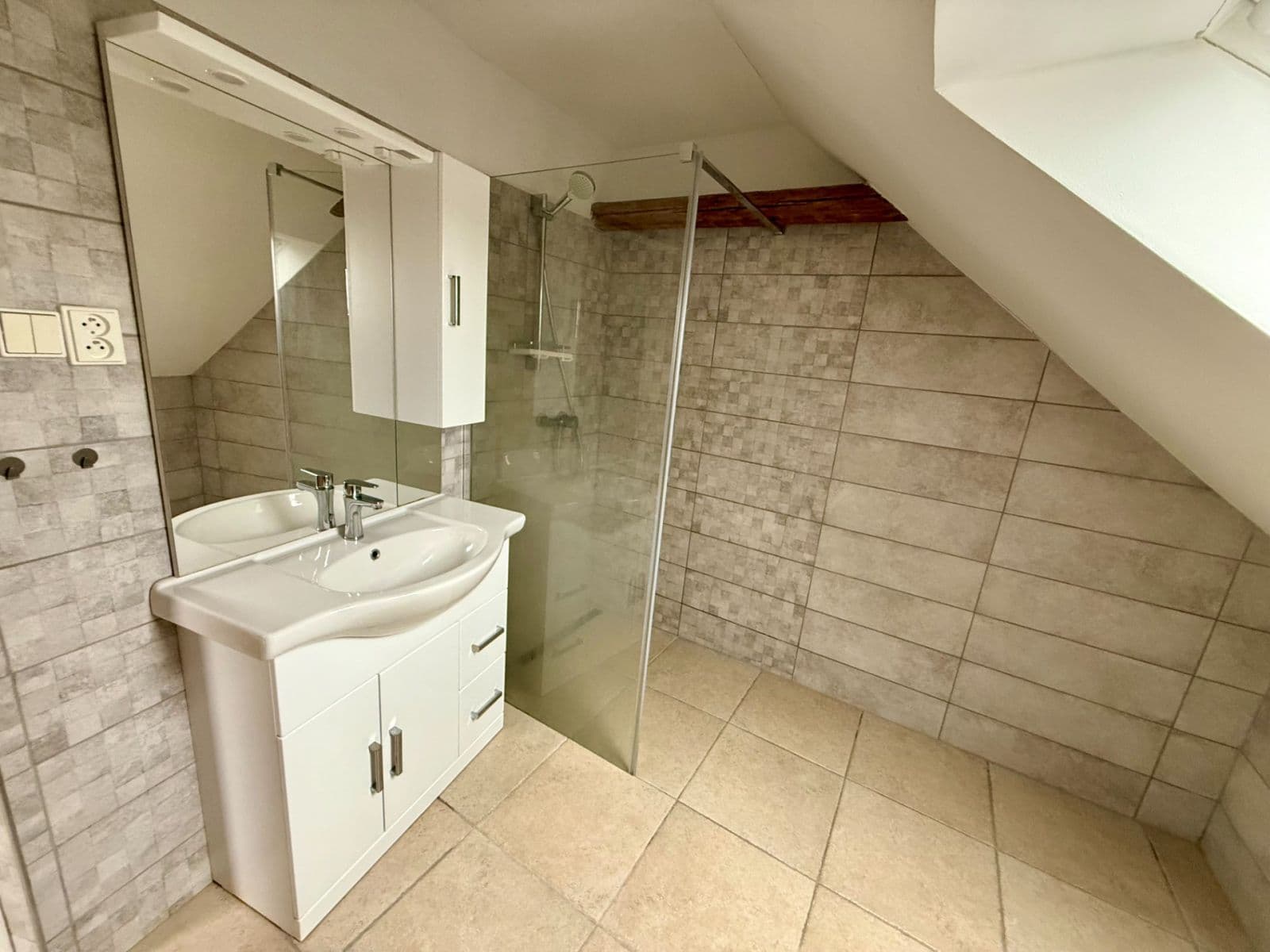 Prenájom bytu 2-izbový 71 m², Rostislavova, Ostrava, Moravskoslezský kraj Prenájom bytu 2-izbový 71 m², Rostislavova, Ostrava, Moravskoslezský kraj