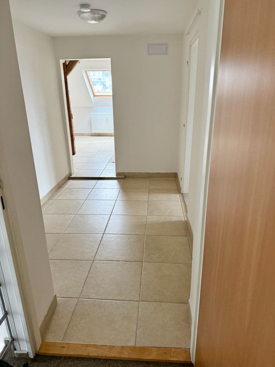 Prenájom bytu 2-izbový 71 m², Rostislavova, Ostrava, Moravskoslezský kraj Prenájom bytu 2-izbový 71 m², Rostislavova, Ostrava, Moravskoslezský kraj