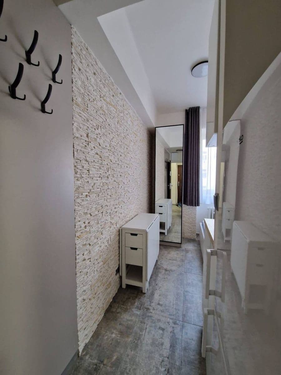 Prenájom bytu 1-izbový 17 m², Sokolská, Praha, Praha Prenájom bytu 1-izbový 17 m², Sokolská, Praha, Praha