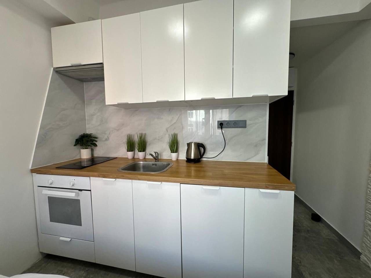 Prenájom bytu 1-izbový 17 m², Sokolská, Praha, Praha Prenájom bytu 1-izbový 17 m², Sokolská, Praha, Praha