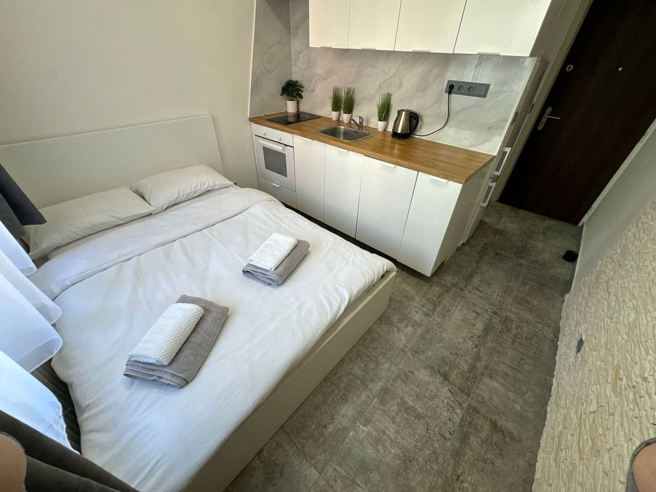 Prenájom bytu 1-izbový 17 m², Sokolská, Praha, Praha Prenájom bytu 1-izbový 17 m², Sokolská, Praha, Praha