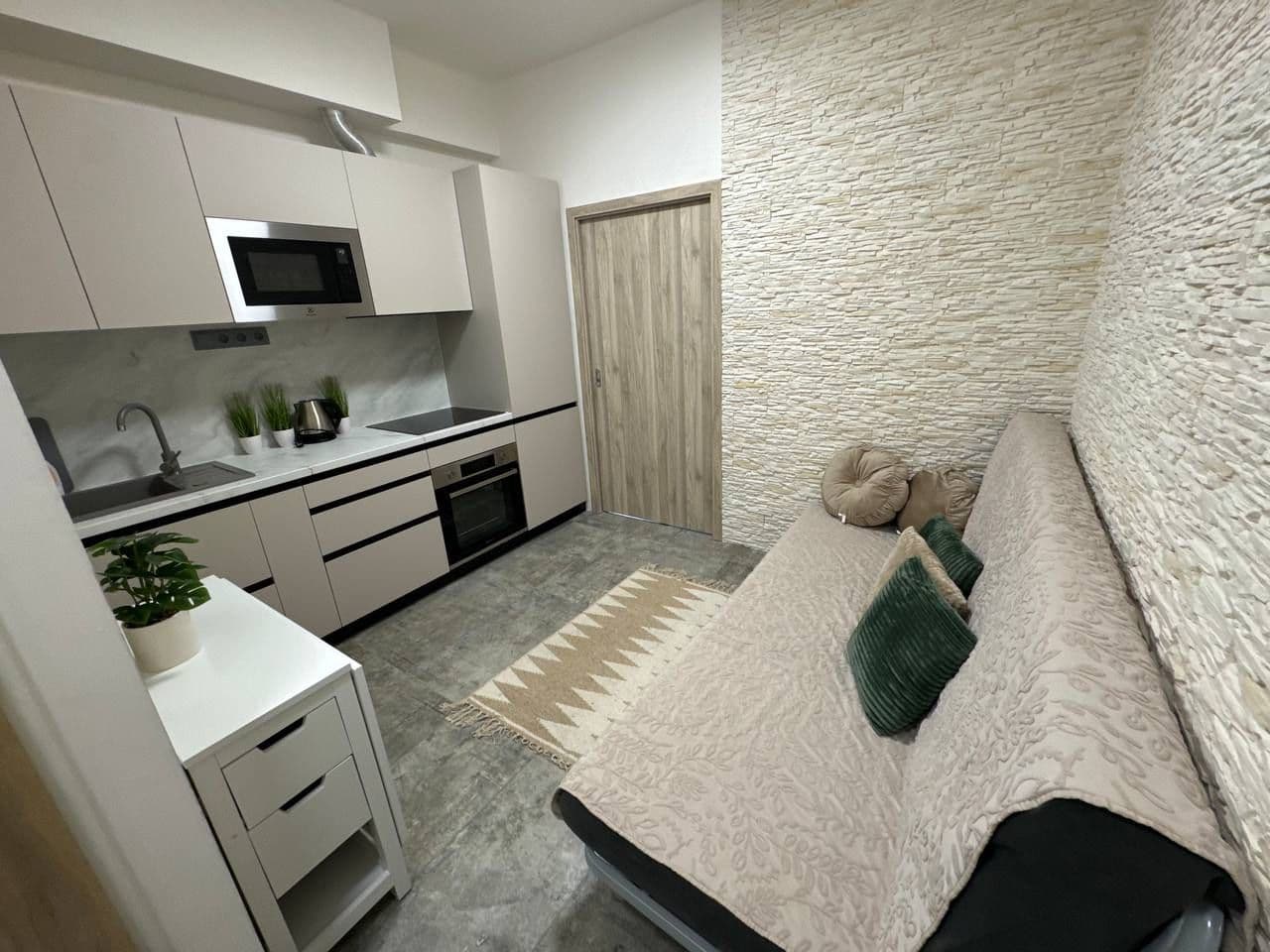 Prenájom bytu 2-izbový 25 m², Sokolská, Praha, Praha Prenájom bytu 2-izbový 25 m², Sokolská, Praha, Praha