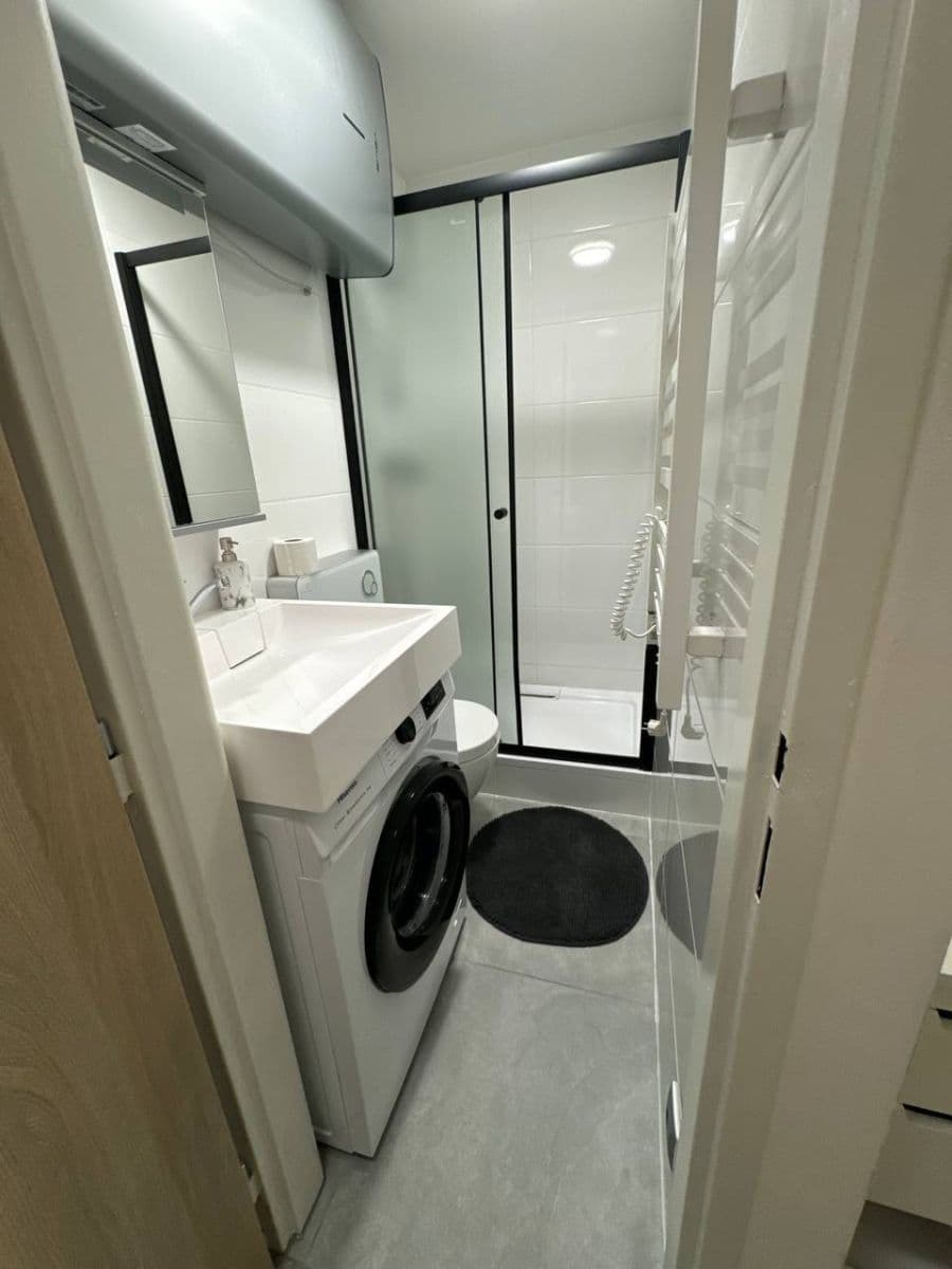 Prenájom bytu 2-izbový 25 m², Sokolská, Praha, Praha Prenájom bytu 2-izbový 25 m², Sokolská, Praha, Praha