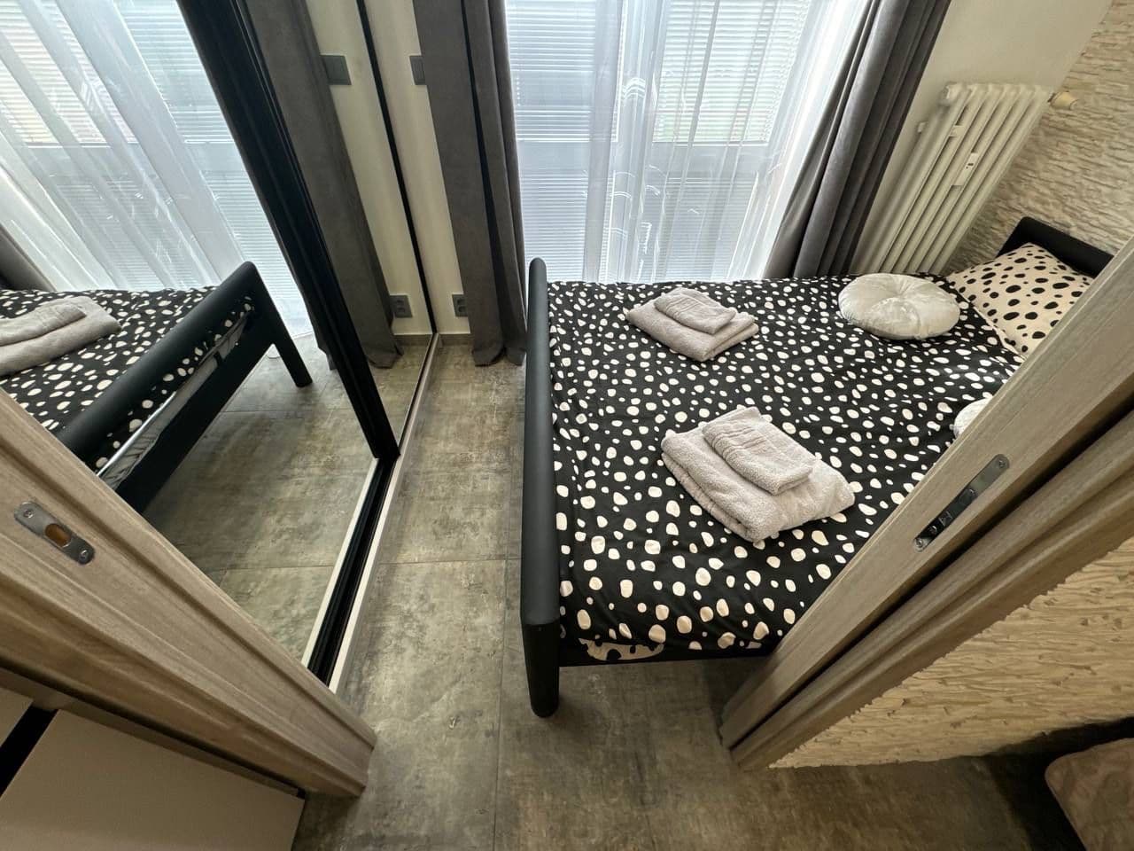 Prenájom bytu 2-izbový 25 m², Sokolská, Praha, Praha Prenájom bytu 2-izbový 25 m², Sokolská, Praha, Praha