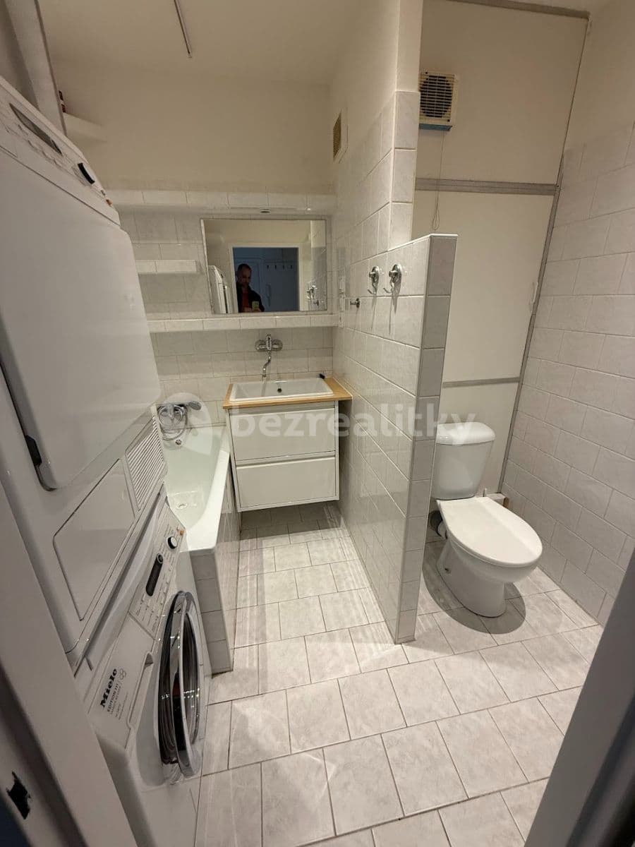 Prenájom bytu 2-izbový 43 m², Skuteckého, Praha, Praha Prenájom bytu 2-izbový 43 m², Skuteckého, Praha, Praha