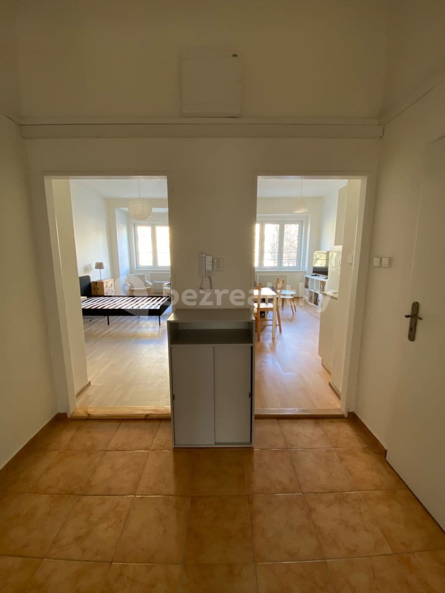 Prenájom bytu 2-izbový 43 m², náměstí Dr. Václava Holého, Praha, Praha Prenájom bytu 2-izbový 43 m², náměstí Dr. Václava Holého, Praha, Praha