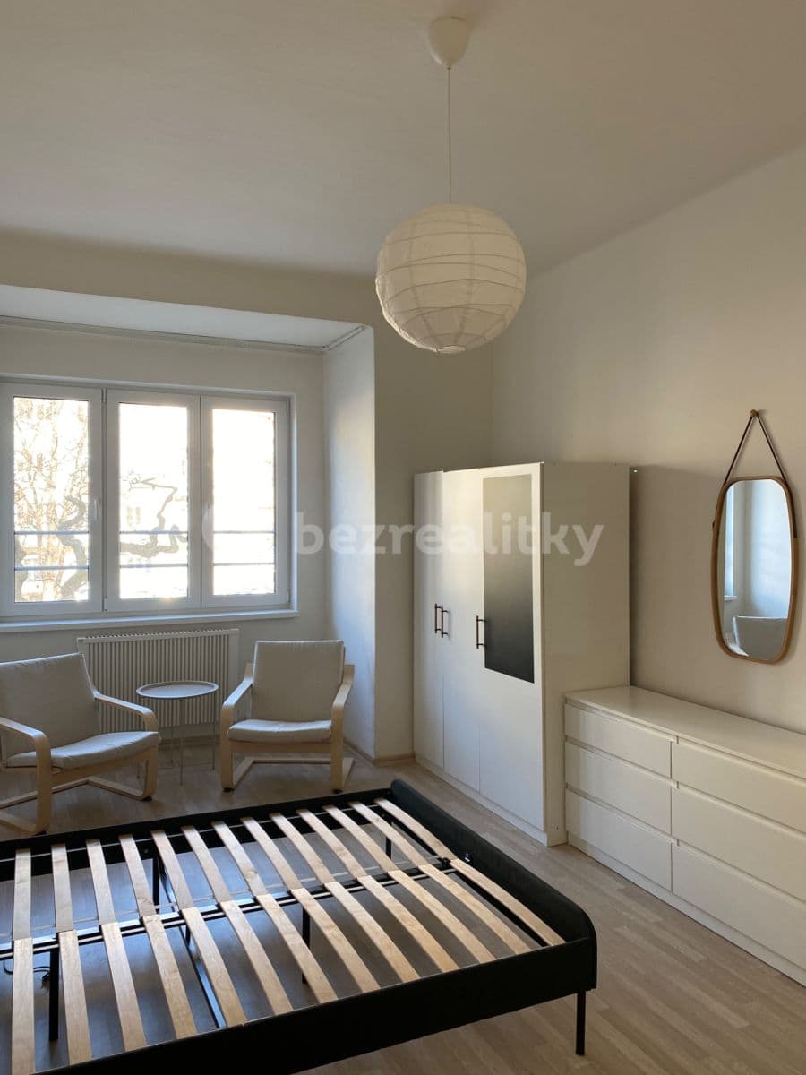 Prenájom bytu 2-izbový 43 m², náměstí Dr. Václava Holého, Praha, Praha Prenájom bytu 2-izbový 43 m², náměstí Dr. Václava Holého, Praha, Praha