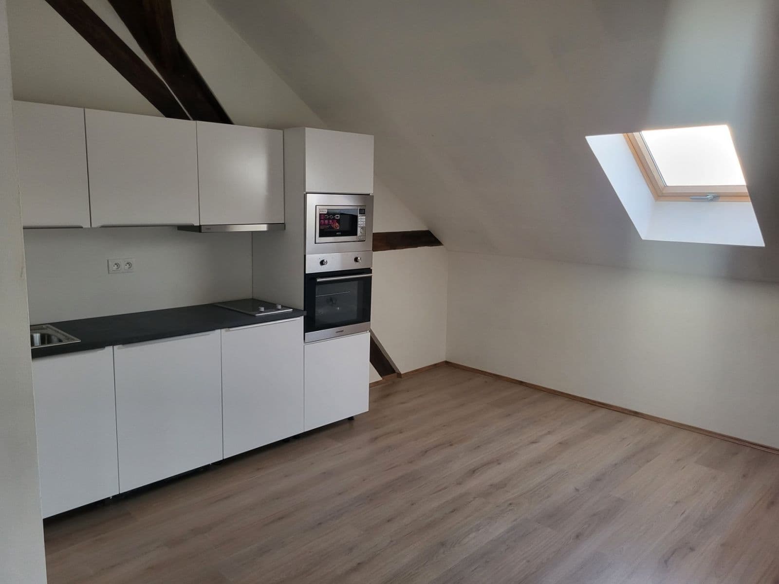 Prenájom bytu 2-izbový 58 m², Netluky, Praha, Praha Prenájom bytu 2-izbový 58 m², Netluky, Praha, Praha
