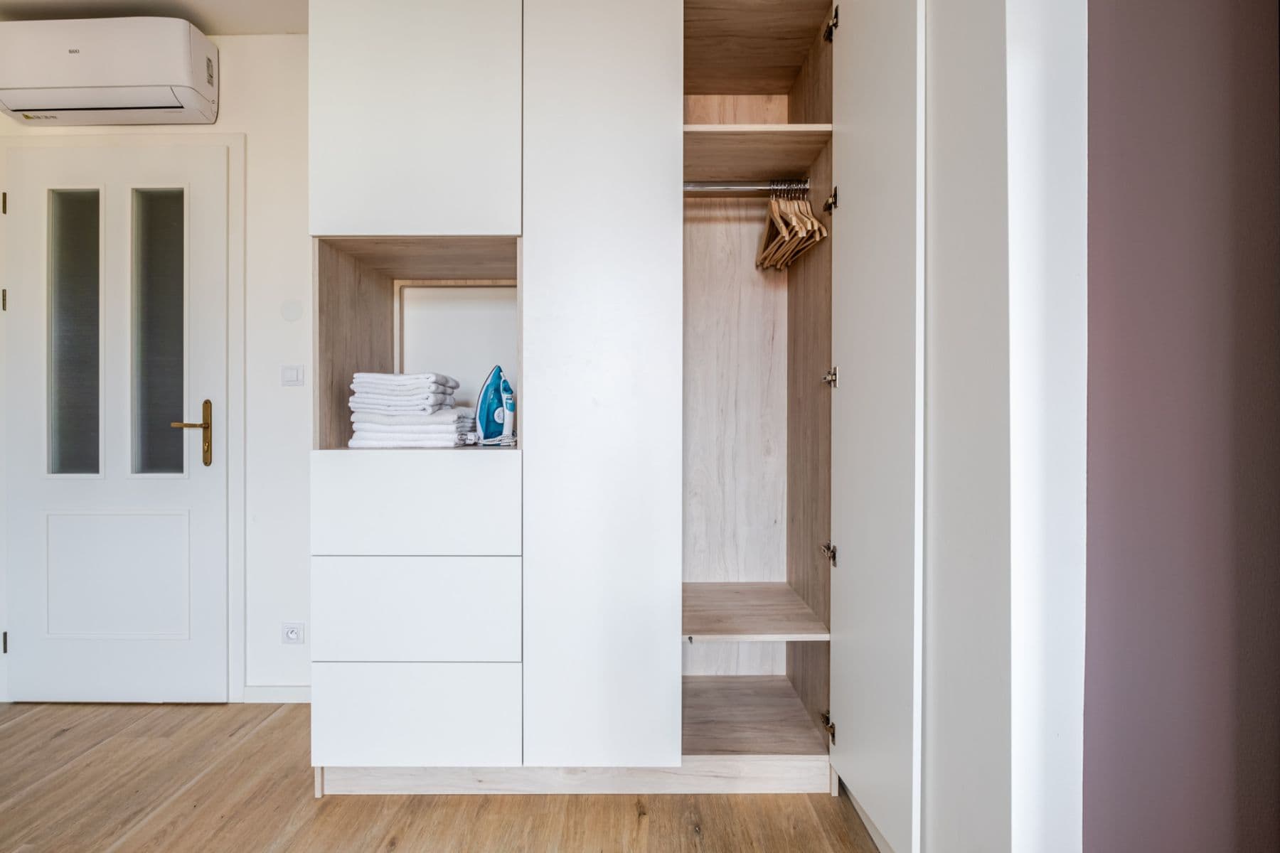 Prenájom bytu 55 m², Chodská, Praha, Praha Prenájom bytu 55 m², Chodská, Praha, Praha