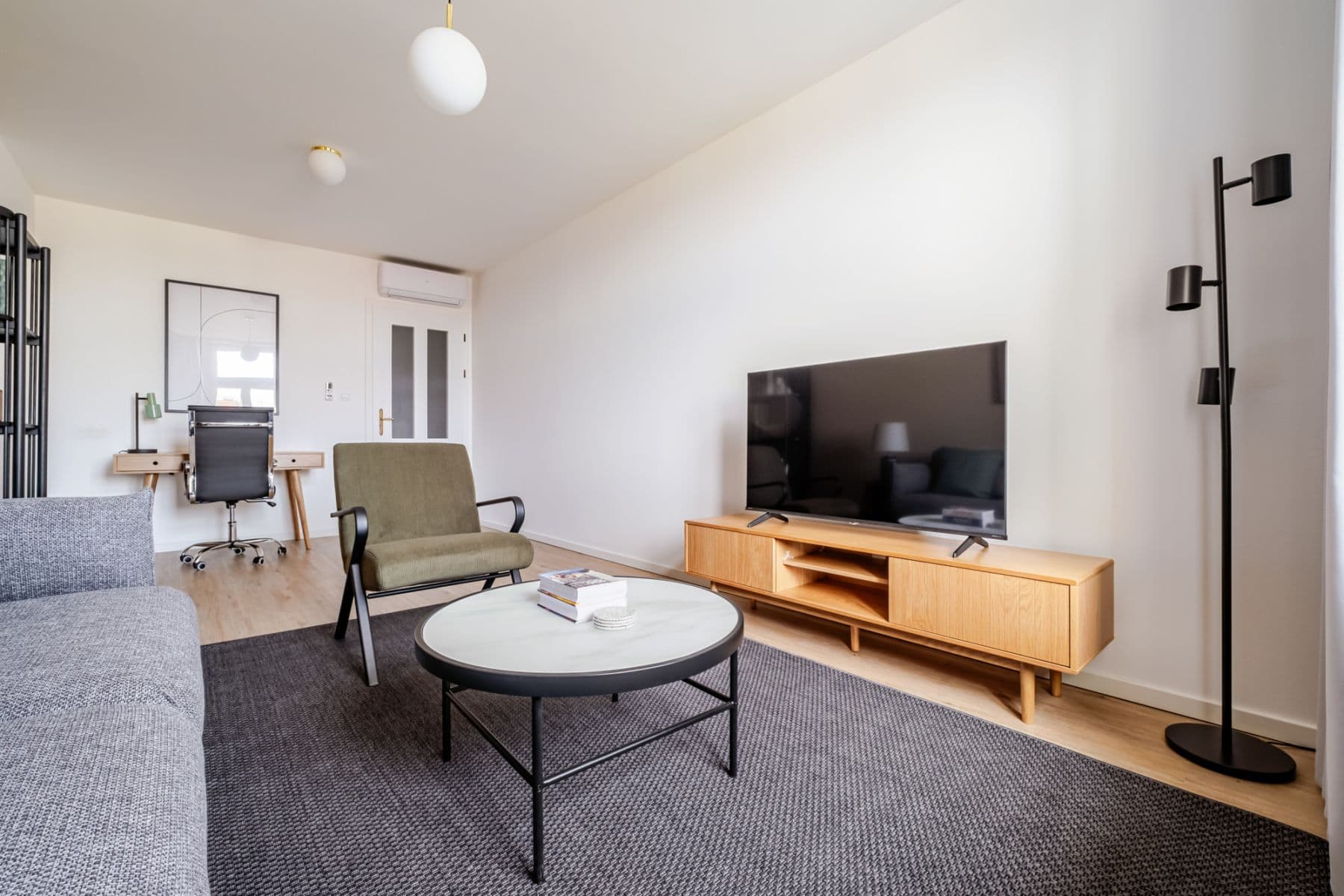 Prenájom bytu 55 m², Chodská, Praha, Praha Prenájom bytu 55 m², Chodská, Praha, Praha