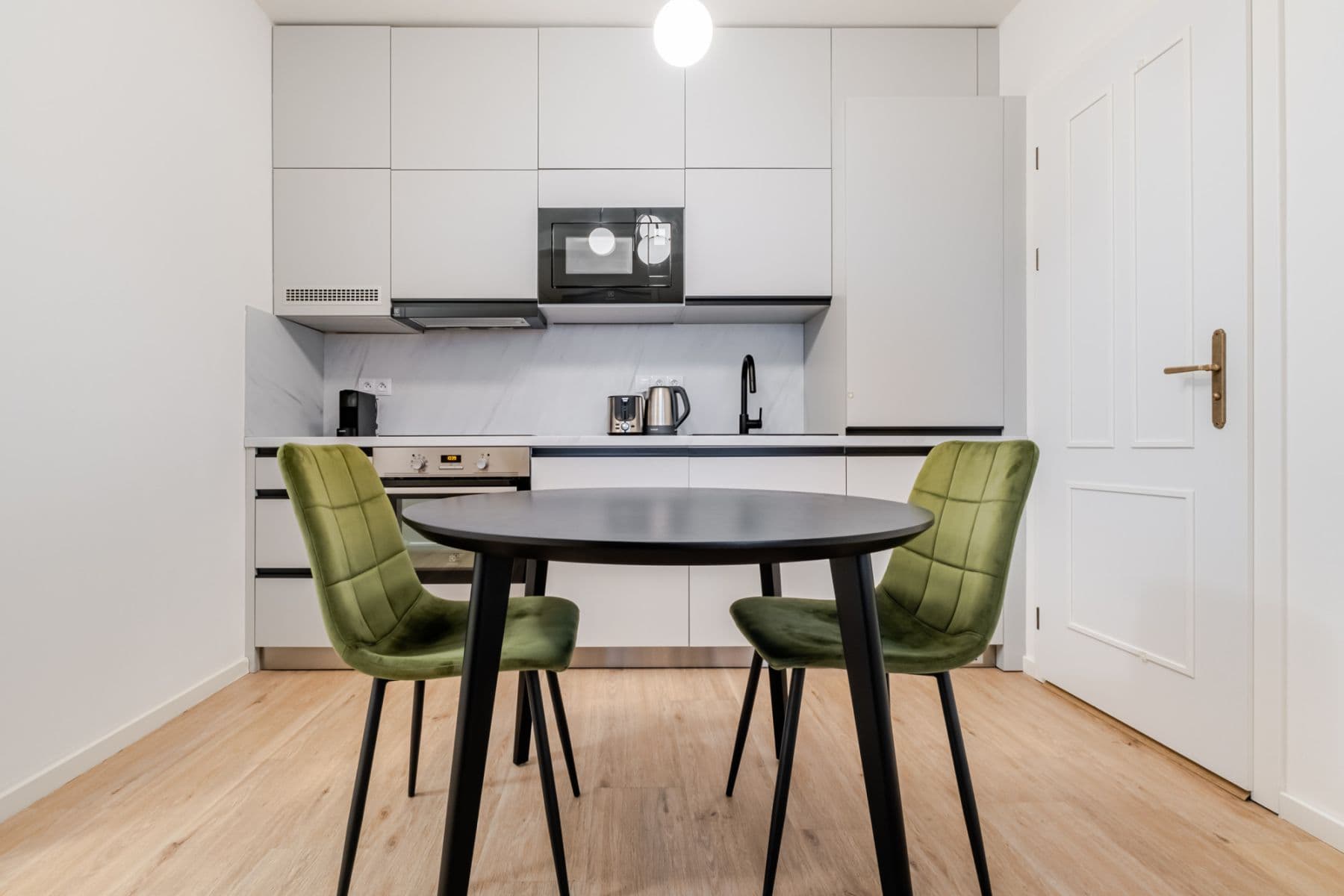 Prenájom bytu 55 m², Chodská, Praha, Praha Prenájom bytu 55 m², Chodská, Praha, Praha