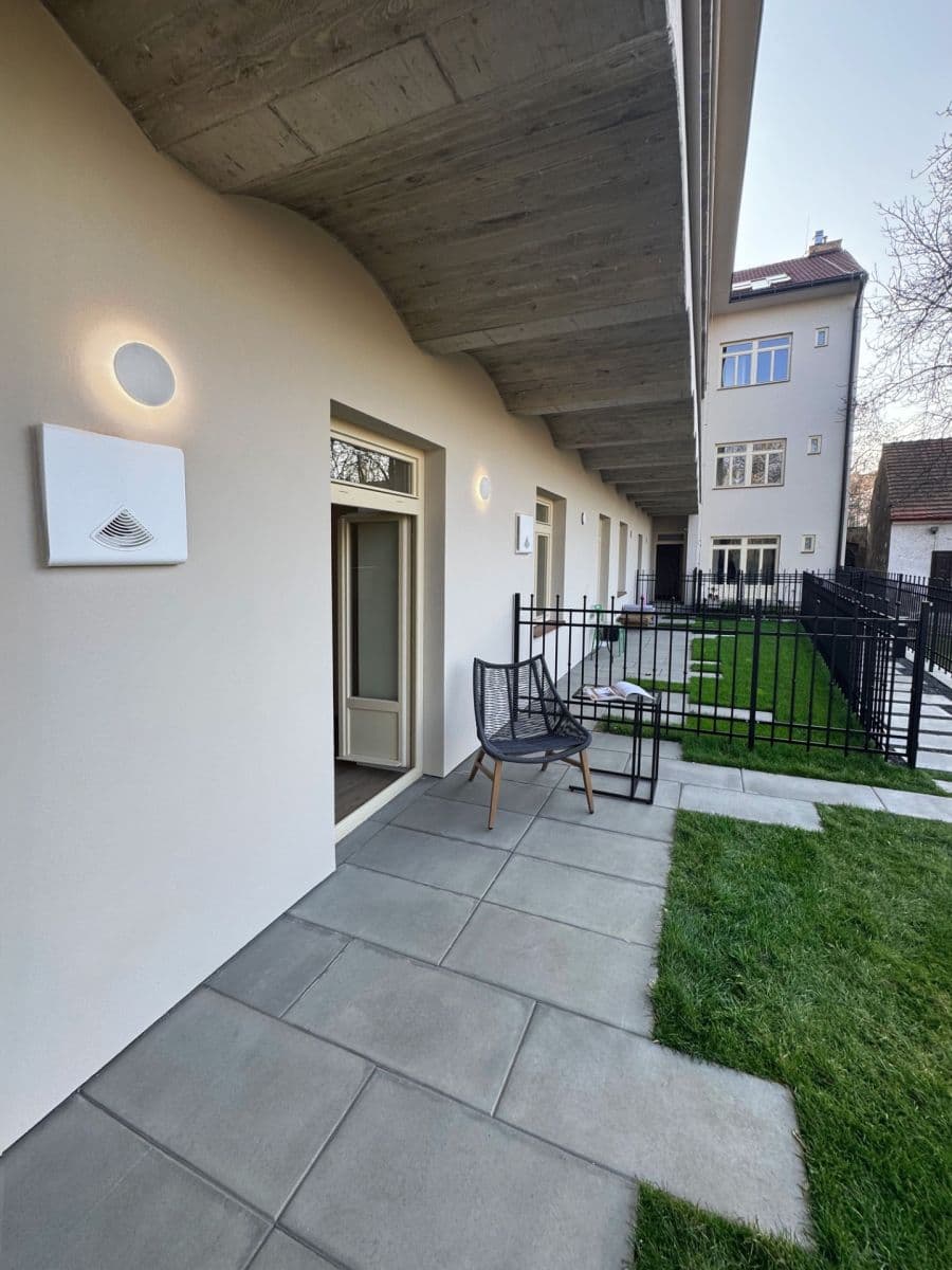 Prenájom bytu 1-izbový 34 m², Boleslavova, Praha, Praha Prenájom bytu 1-izbový 34 m², Boleslavova, Praha, Praha