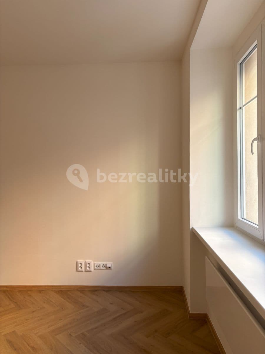 Prenájom bytu 1-izbový 28 m², Přístavní, Praha, Praha Prenájom bytu 1-izbový 28 m², Přístavní, Praha, Praha